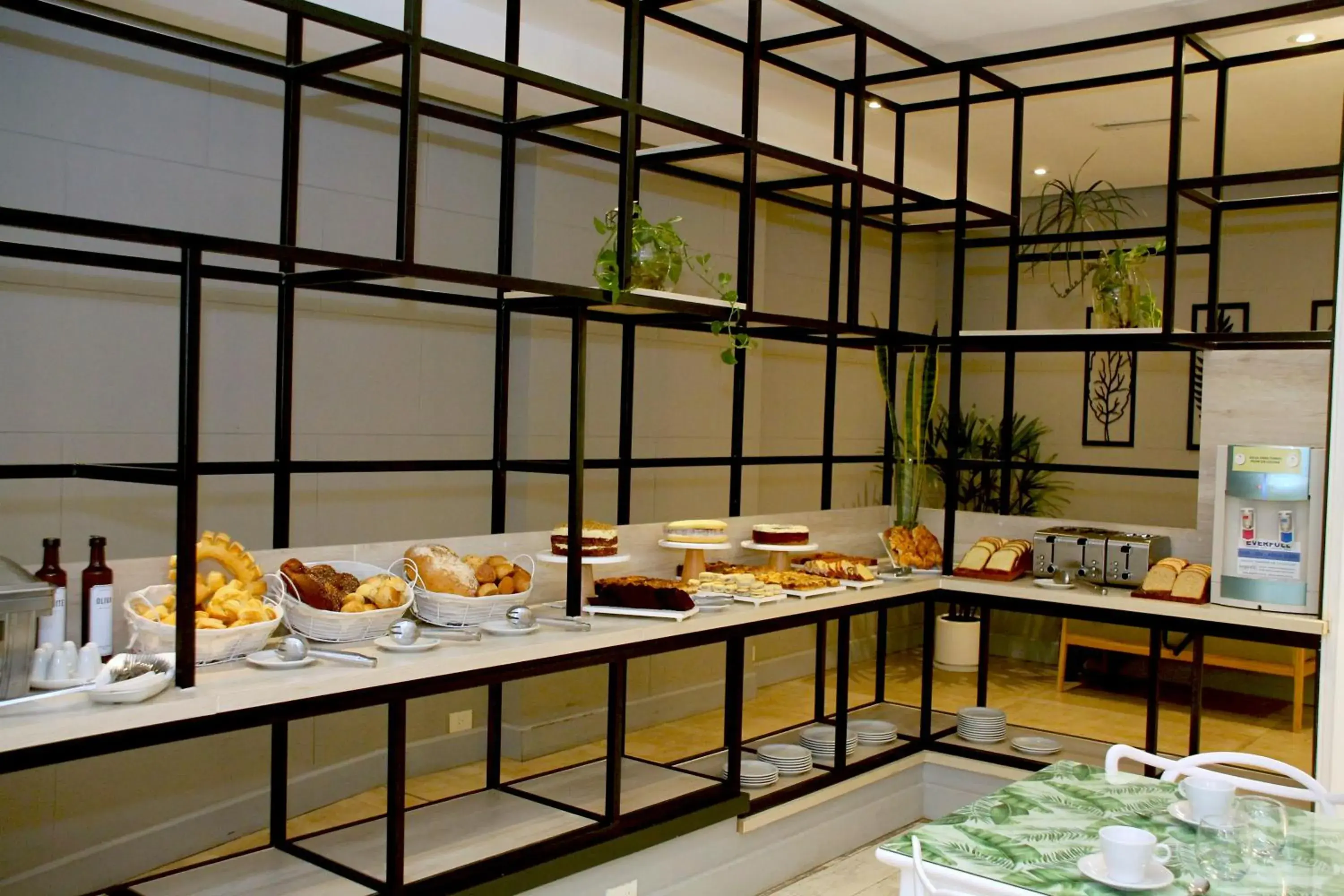 Breakfast in Gardi Hotel & Suites Breakfast in Gardi Hotel & Suites