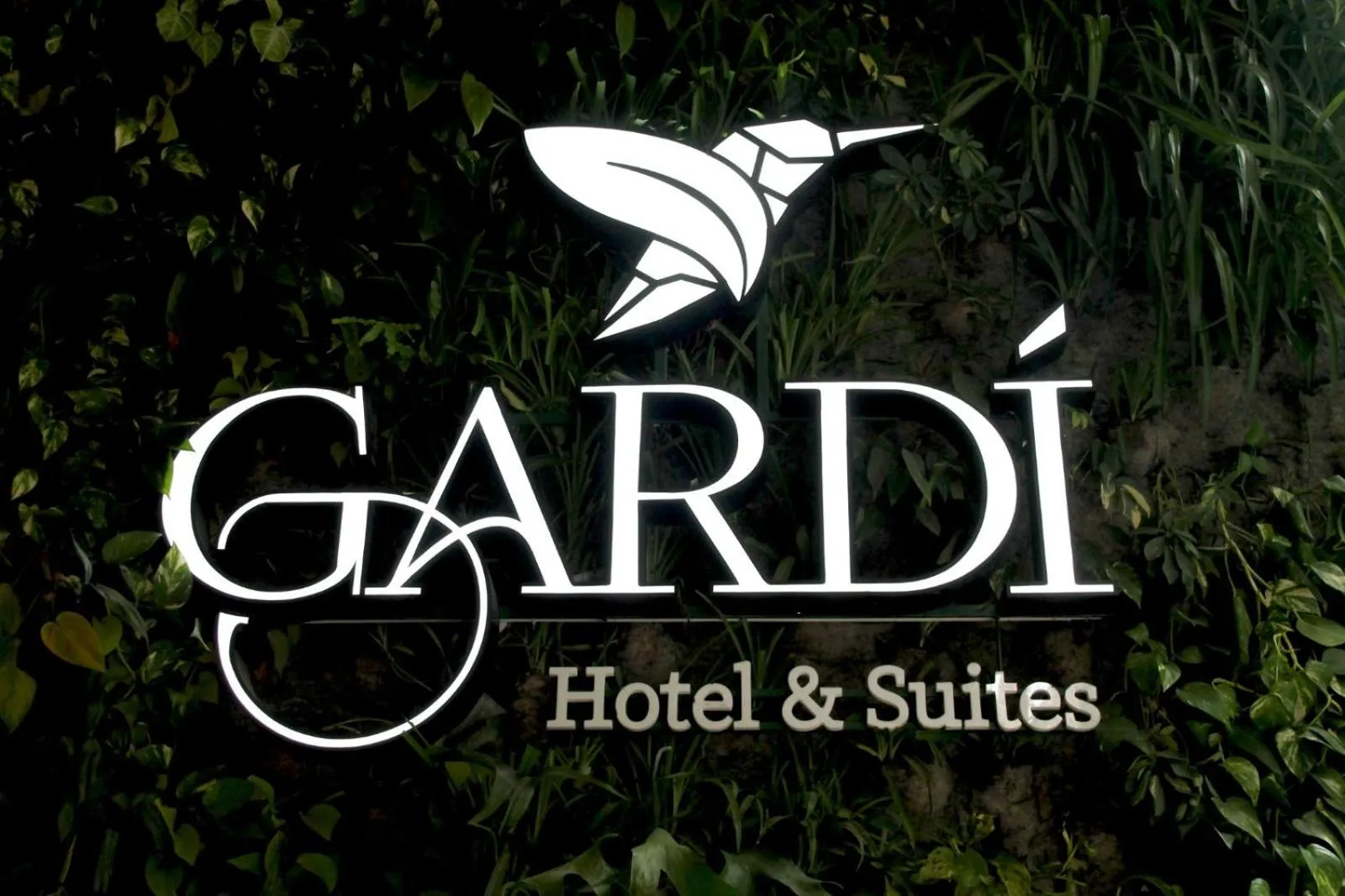 Facade/entrance in Gardi Hotel & Suites