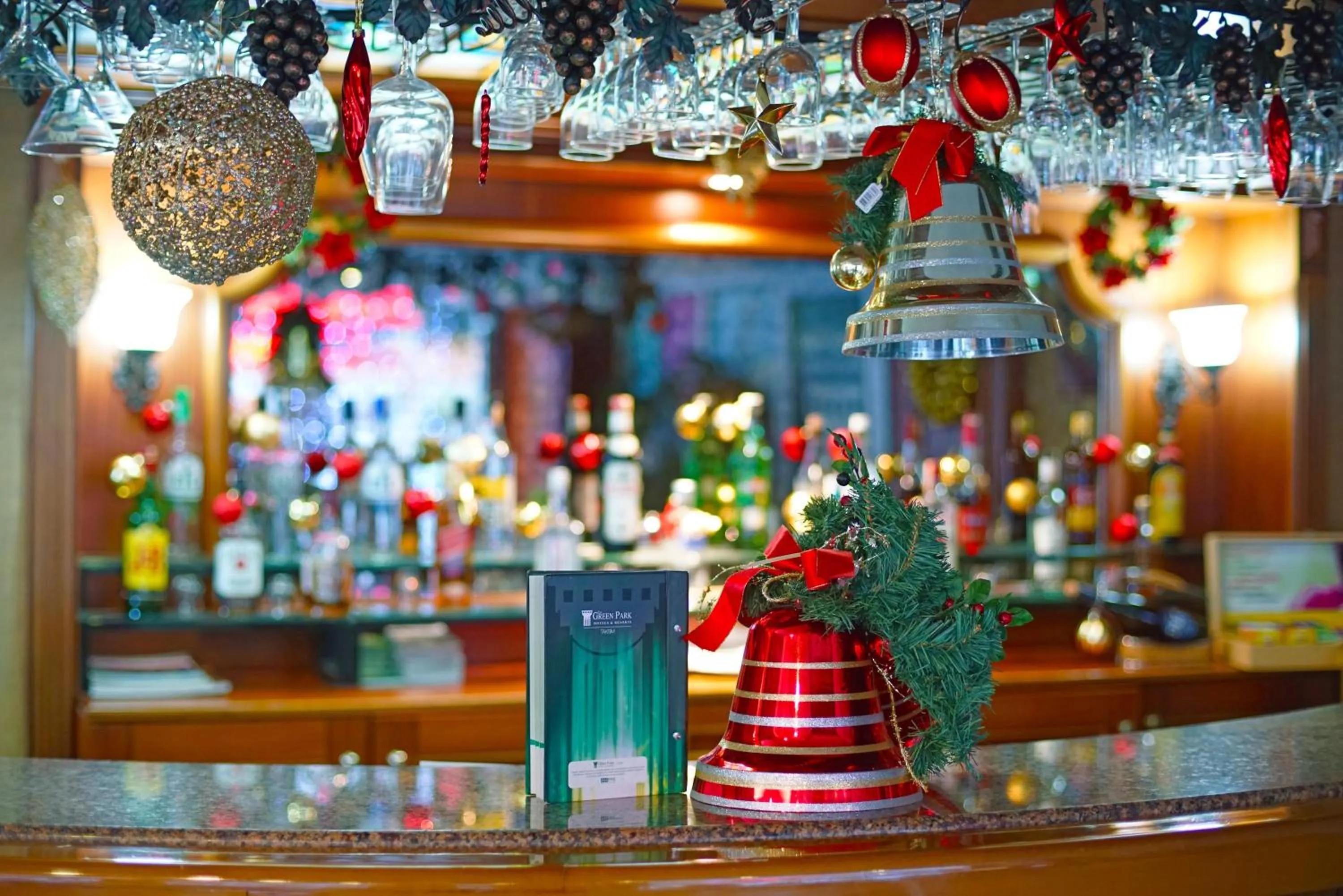 Lounge or bar in The Green Park Taksim