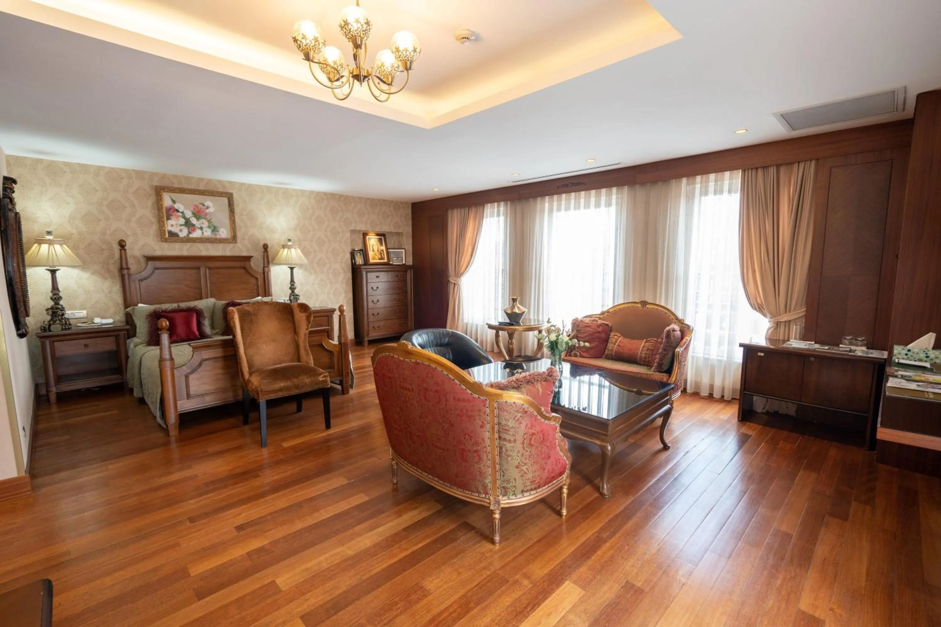 Photo of the whole room in The Green Park Taksim