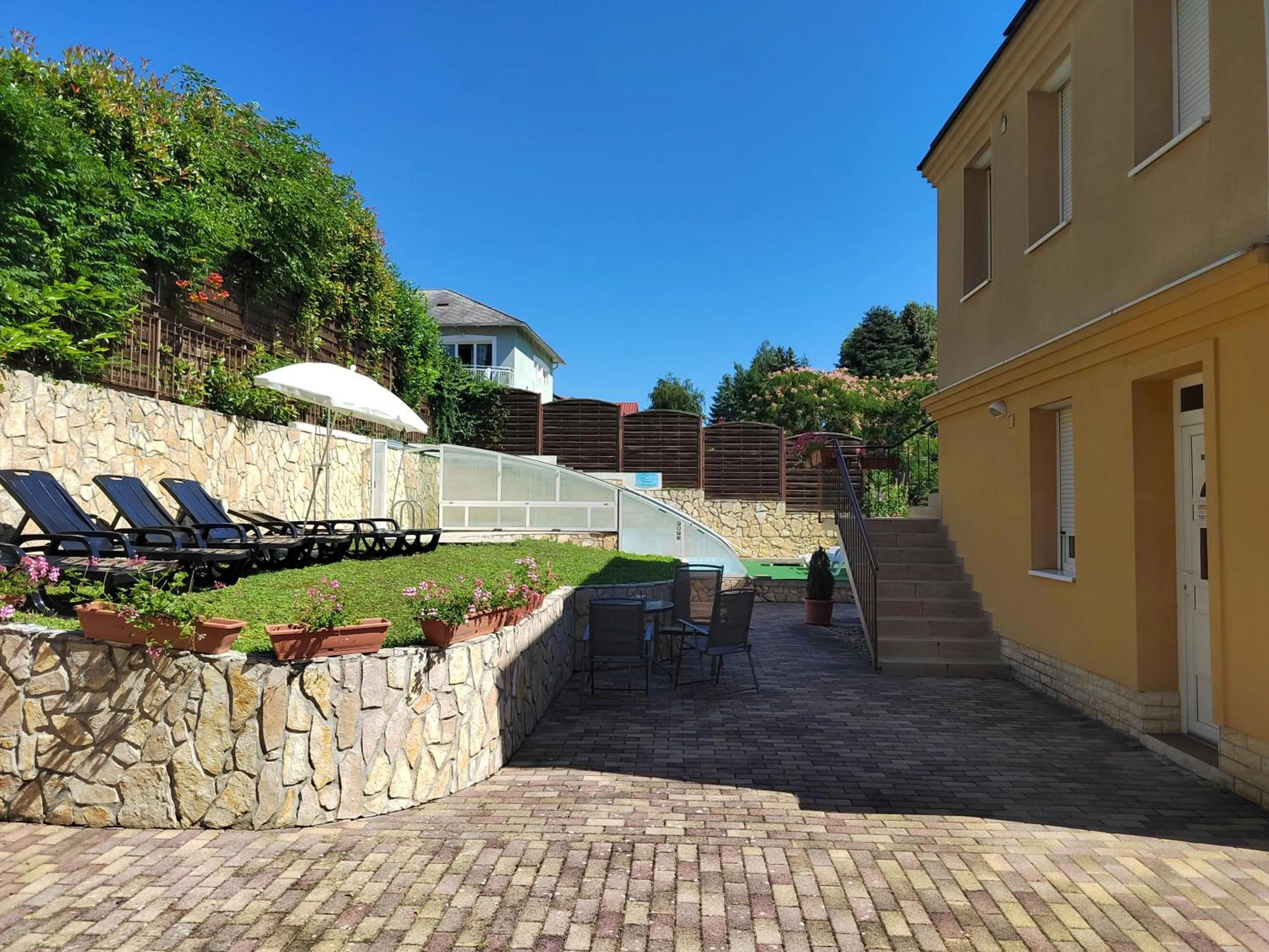 Property building in Garda Wellness Apartmanház