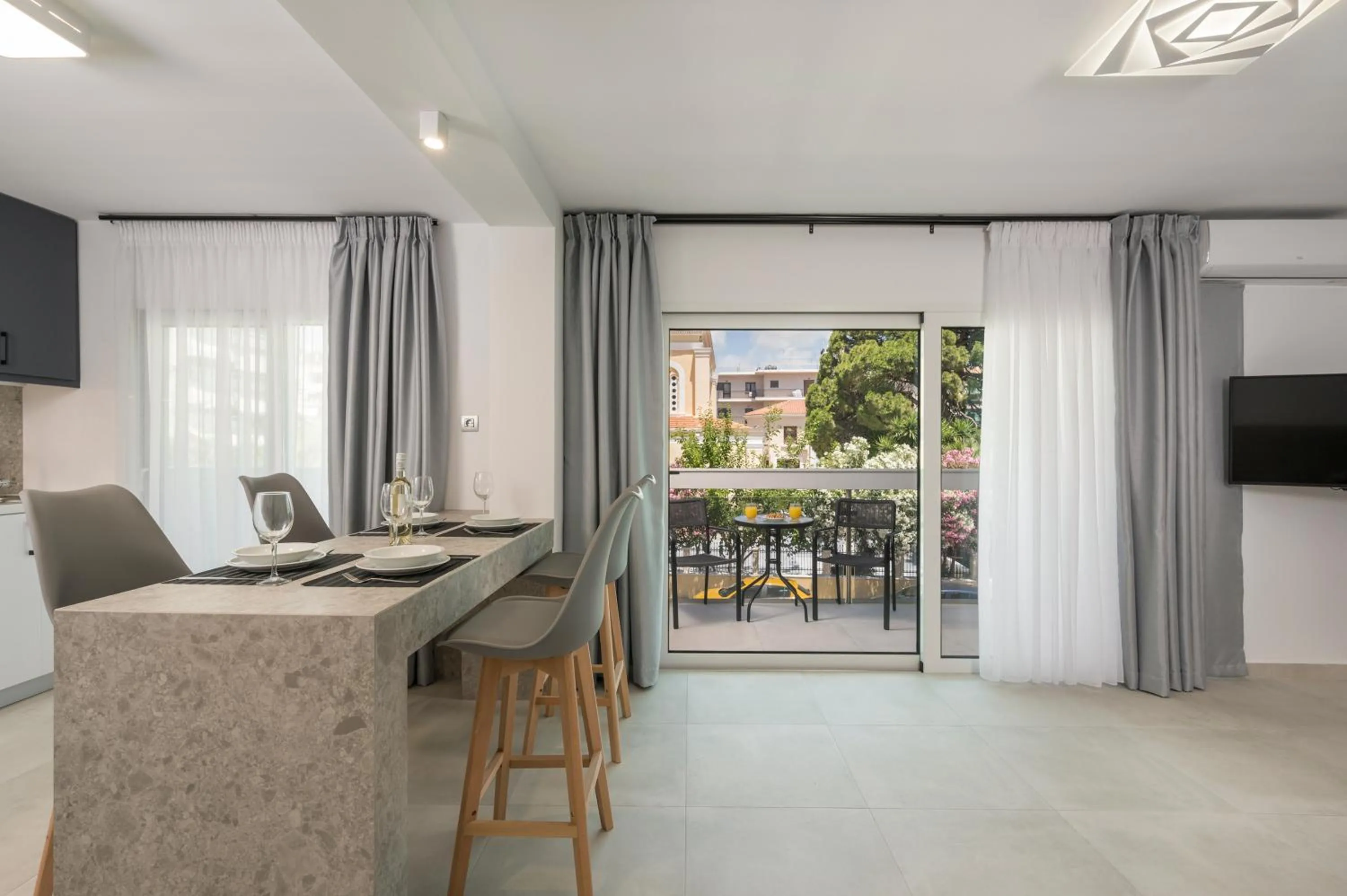Quarters Luxury Apts