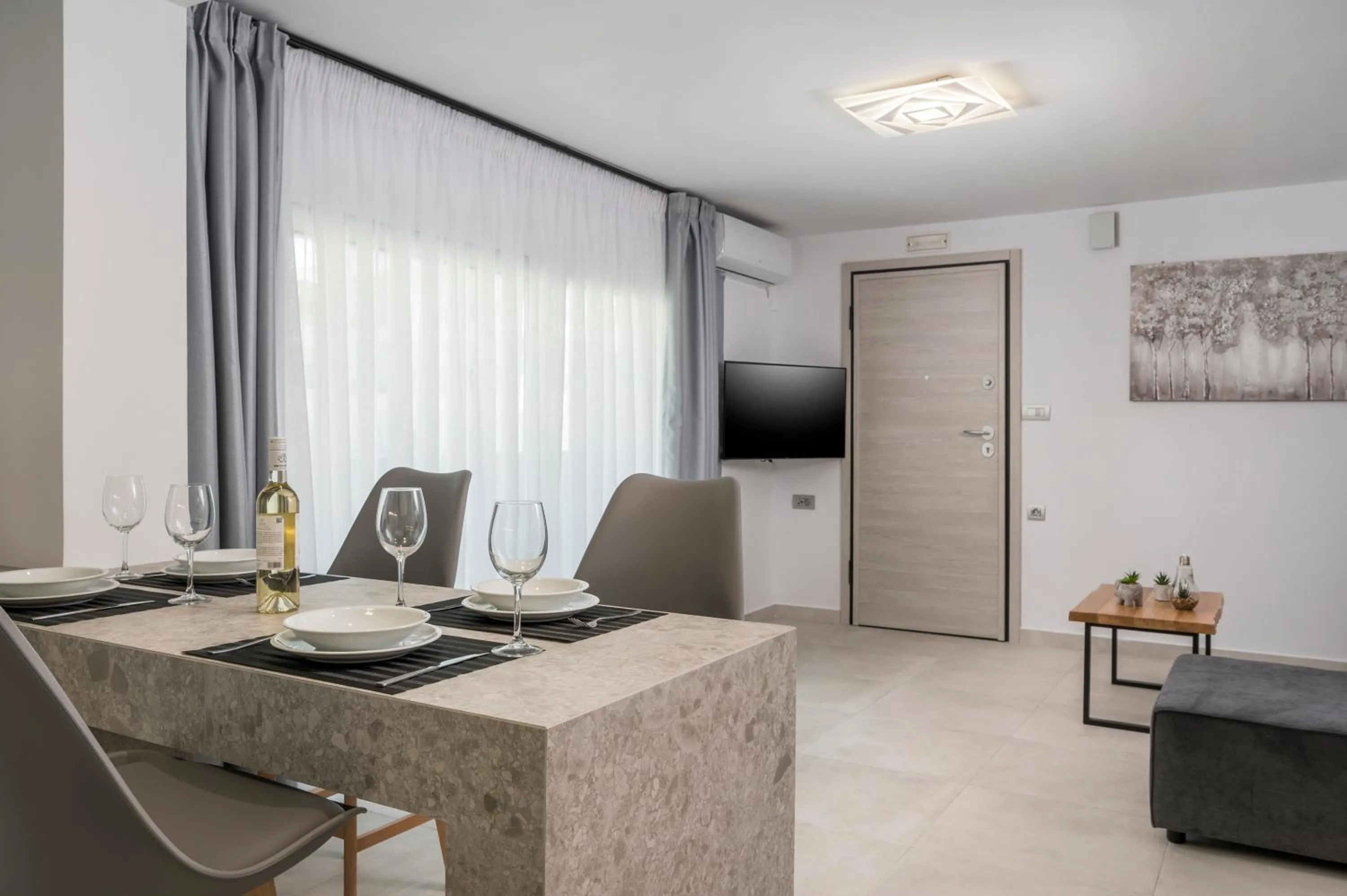 Quarters Luxury Apts