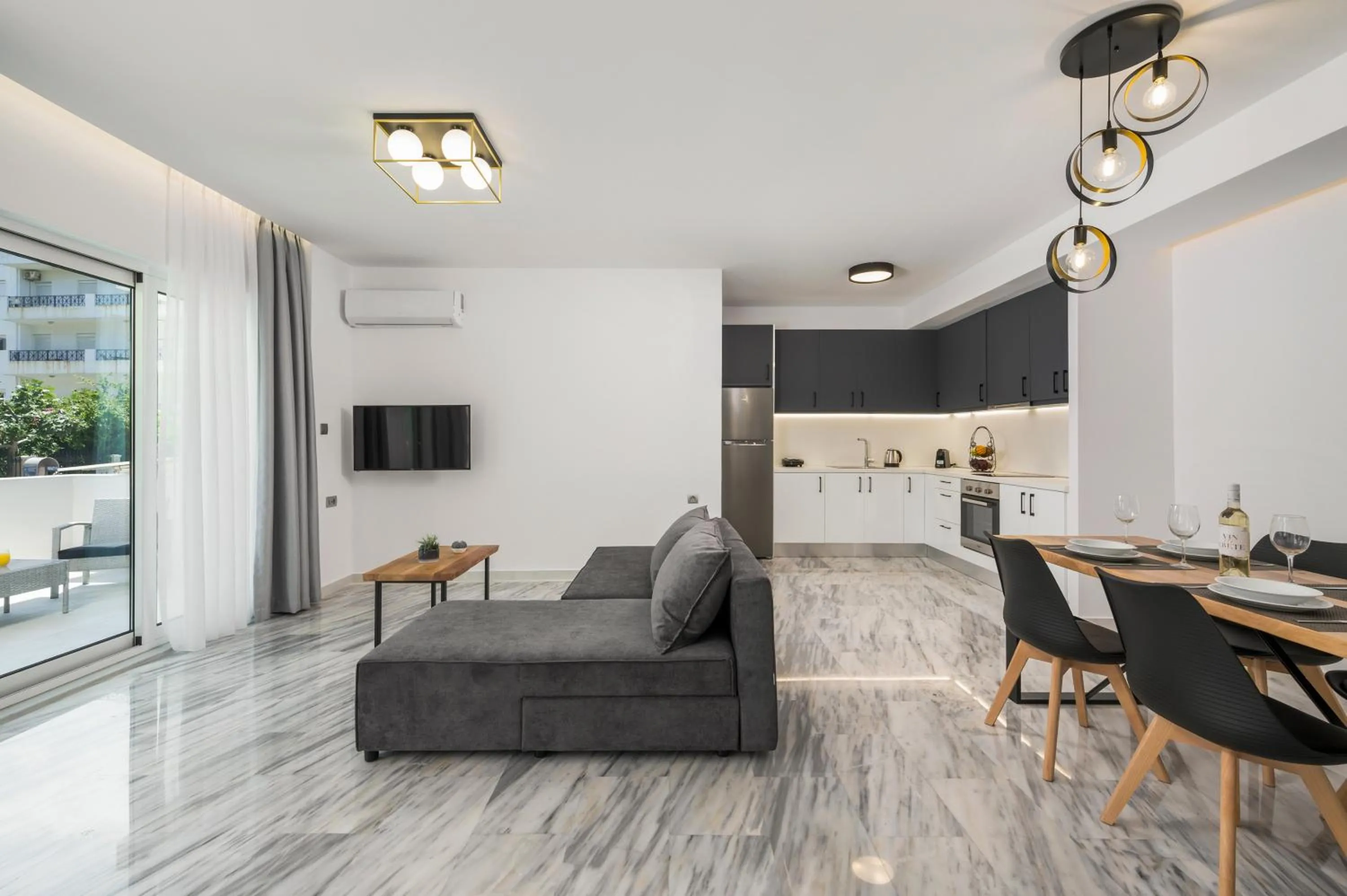 Quarters Luxury Apts