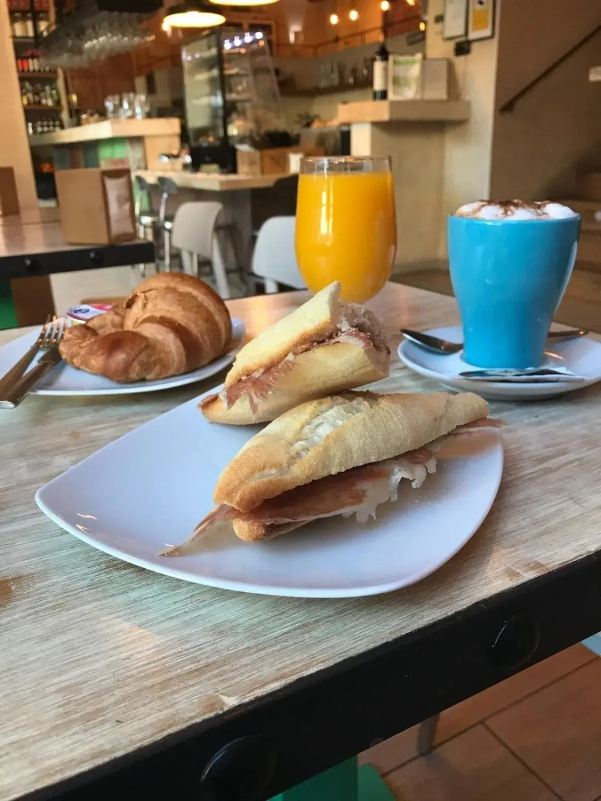 Breakfast in Toc Hostel Sevilla Breakfast in Toc Hostel Sevilla