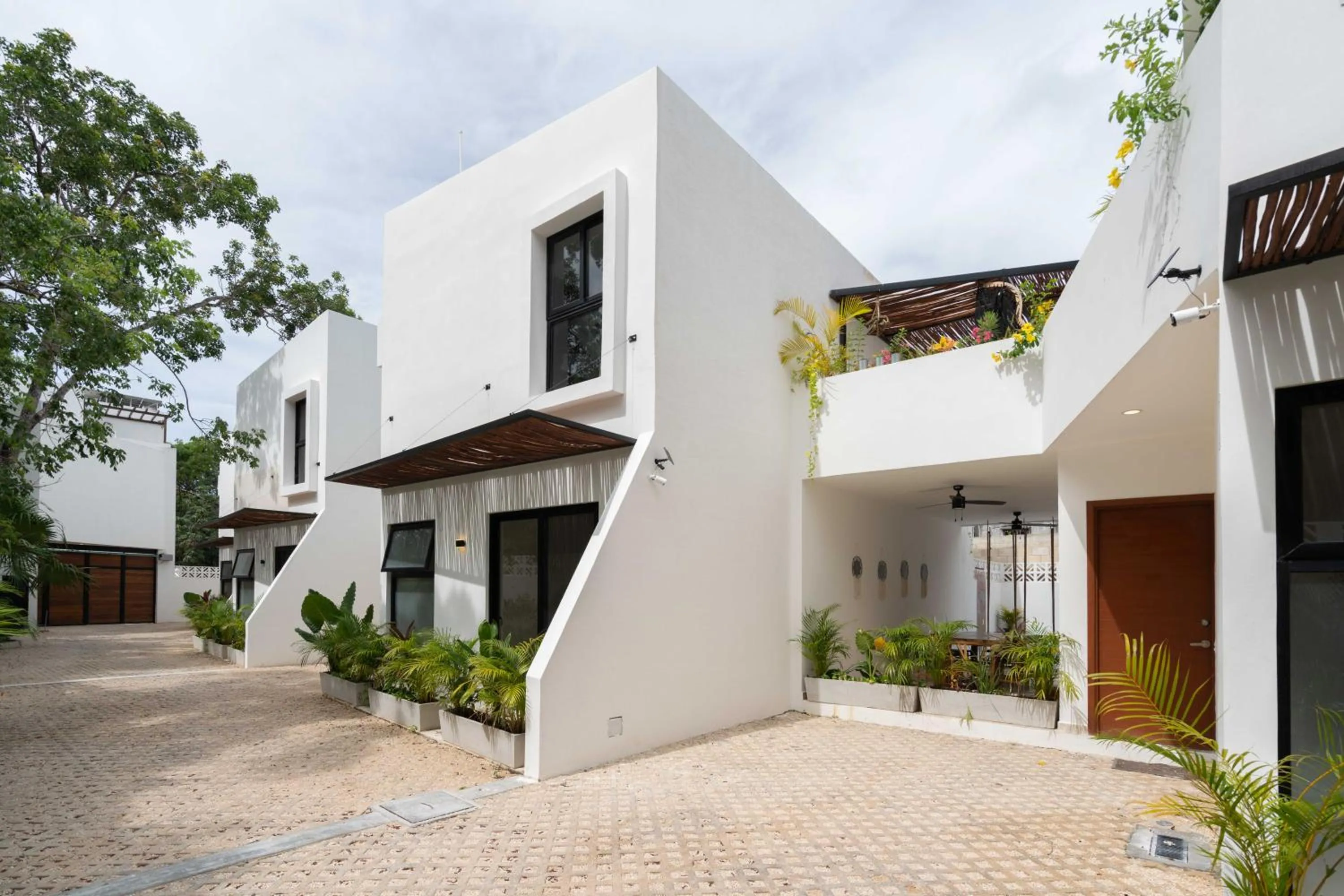 Property building in Tulum Cozy 3 Bedrooms Townhome-Centrally Located-Gated-WIFI