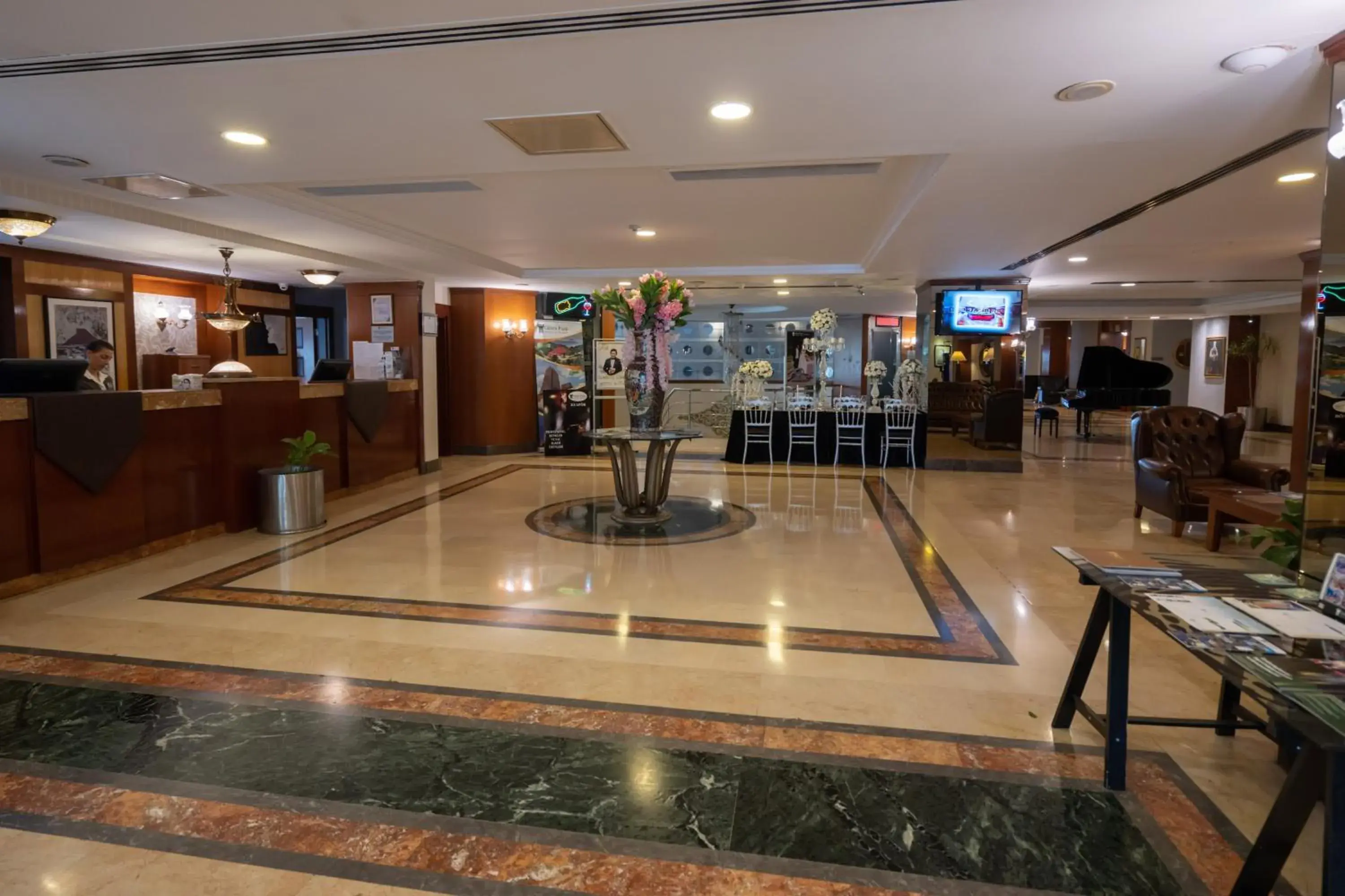 Lobby or reception in The Green Park Bostancı Lobby or reception in The Green Park Bostancı