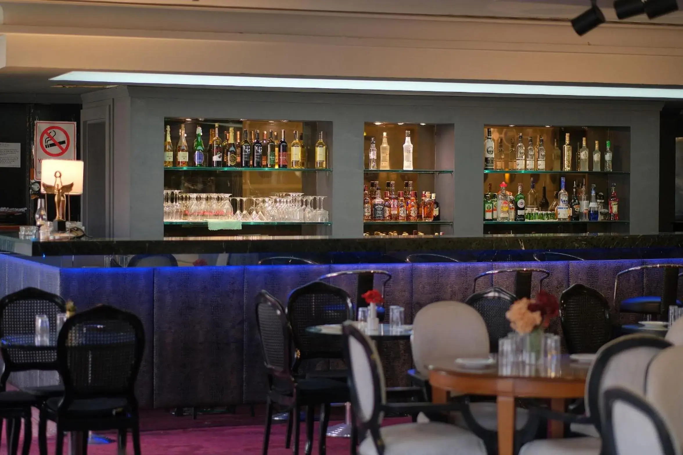 Lounge or bar in The Green Park Bostancı Lounge or bar in The Green Park Bostancı