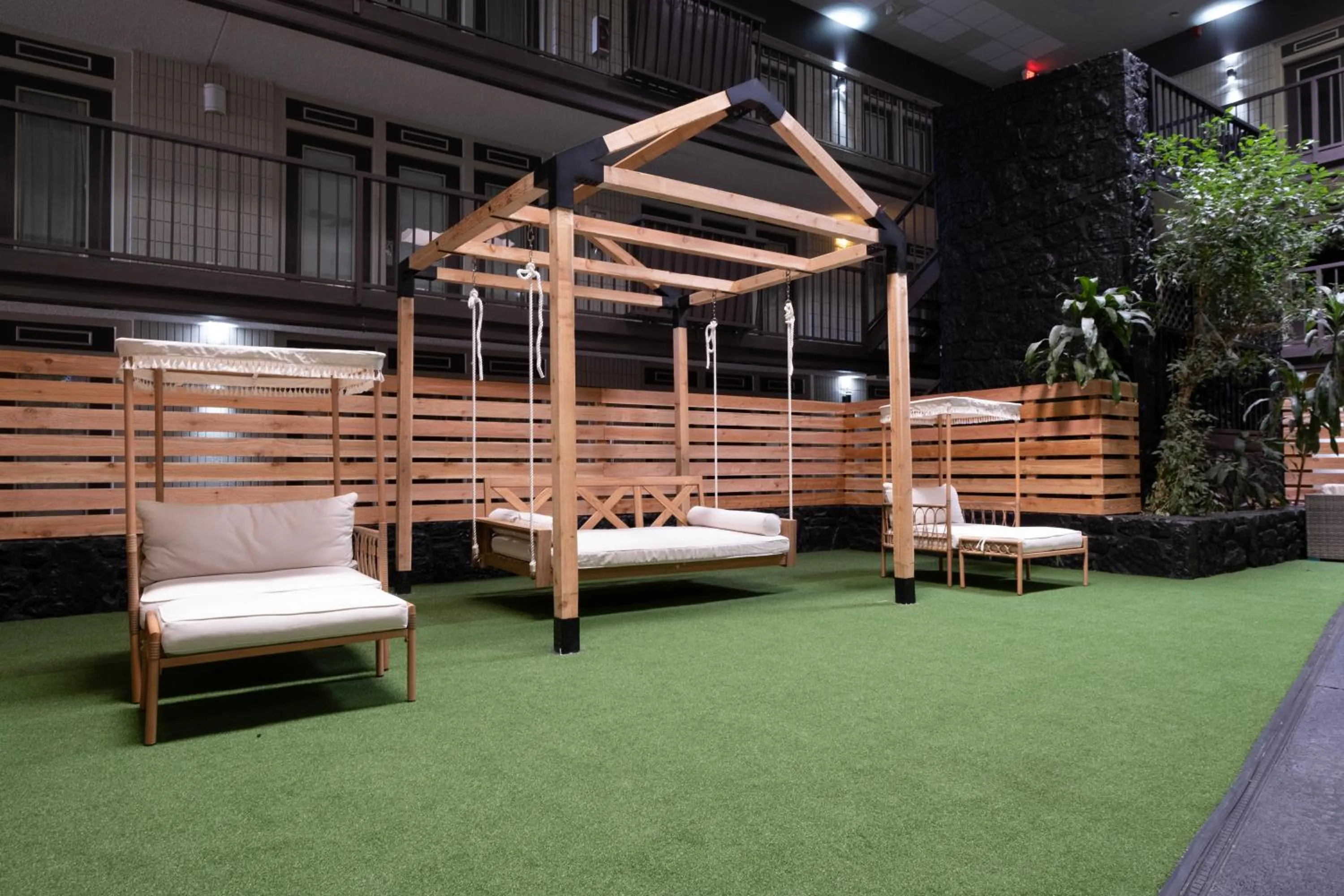 Seating area in Cactus Cove Inn and Suites