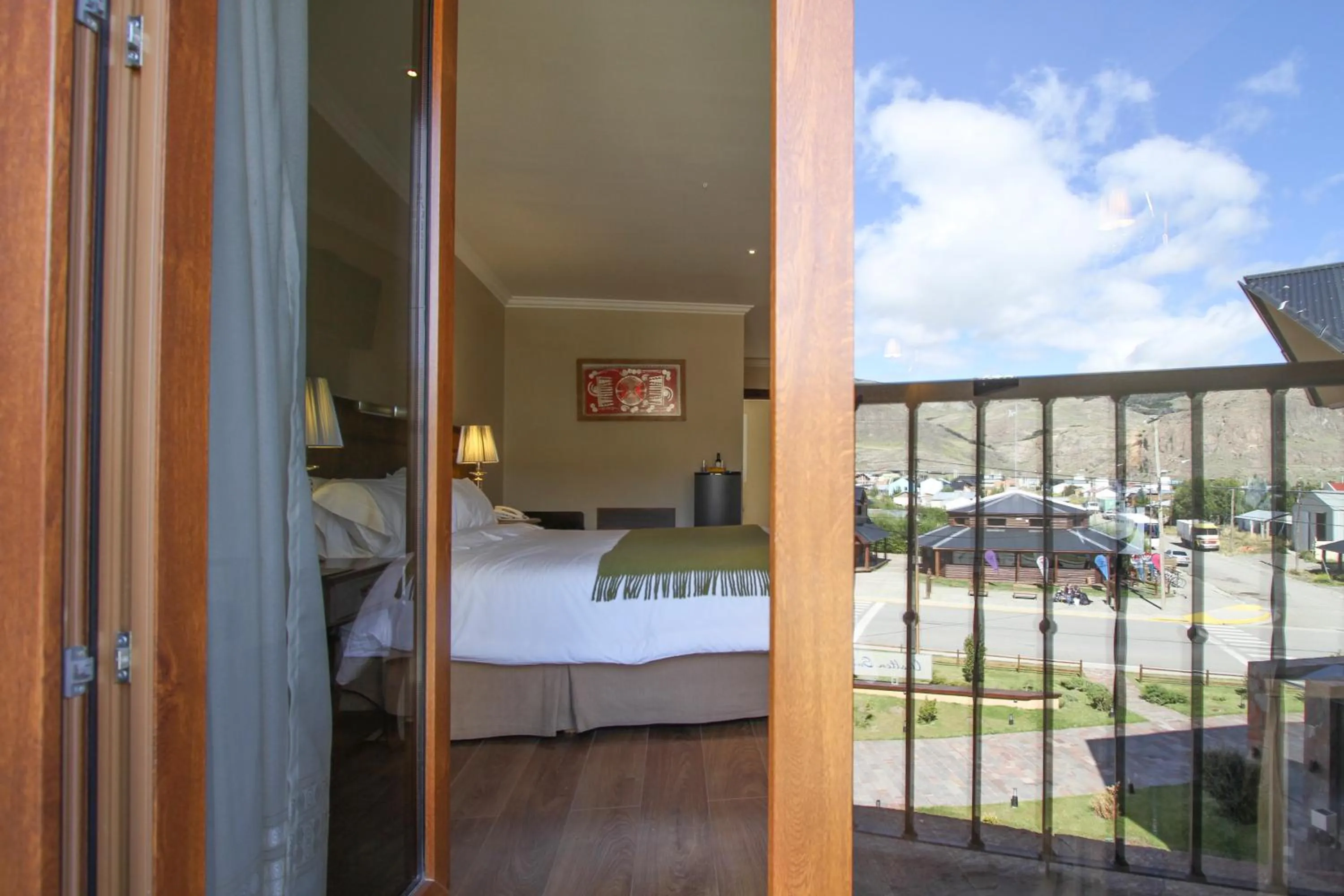 Balcony/Terrace, Bed in Chalten Suites Hotel