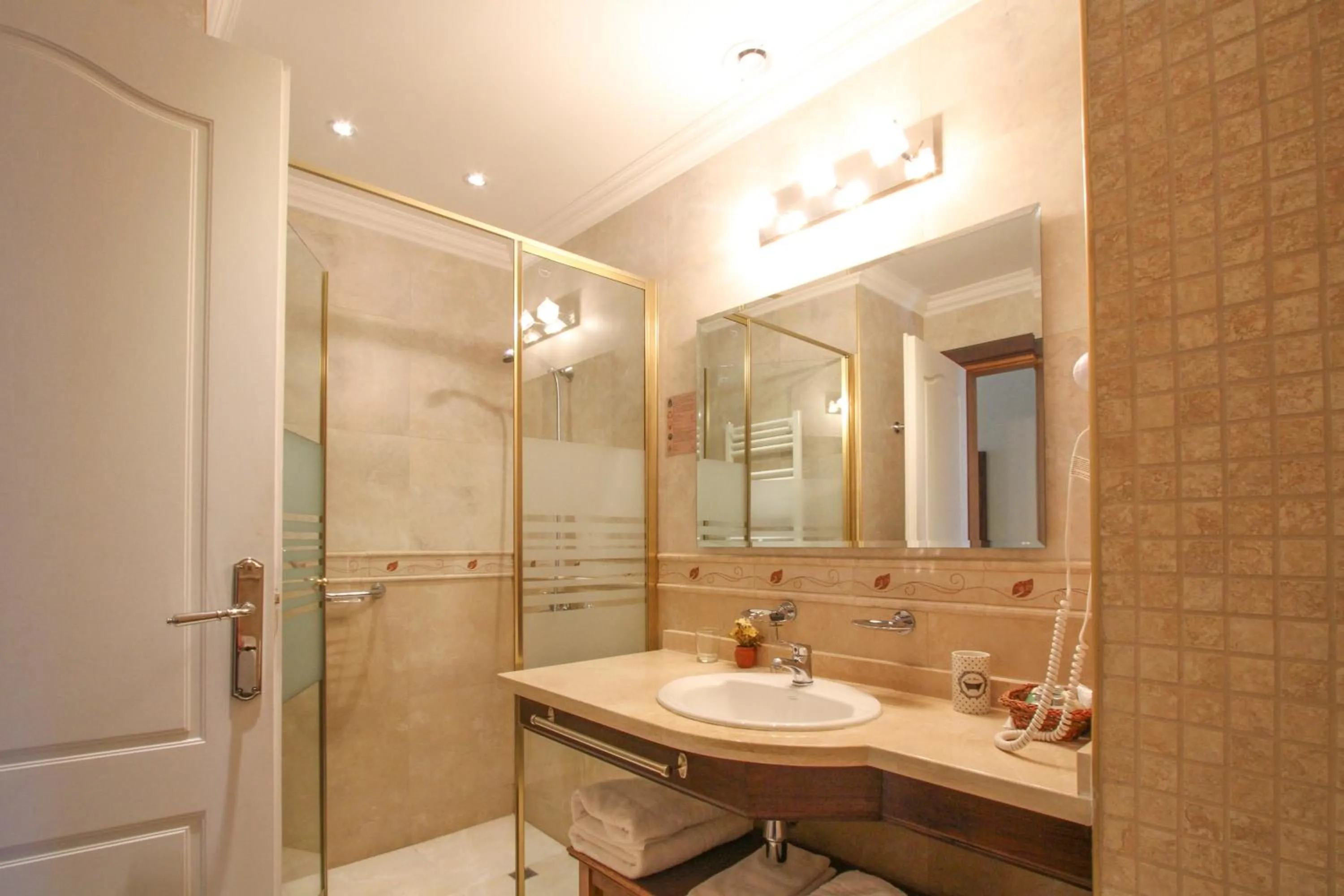 Bathroom in Chalten Suites Hotel