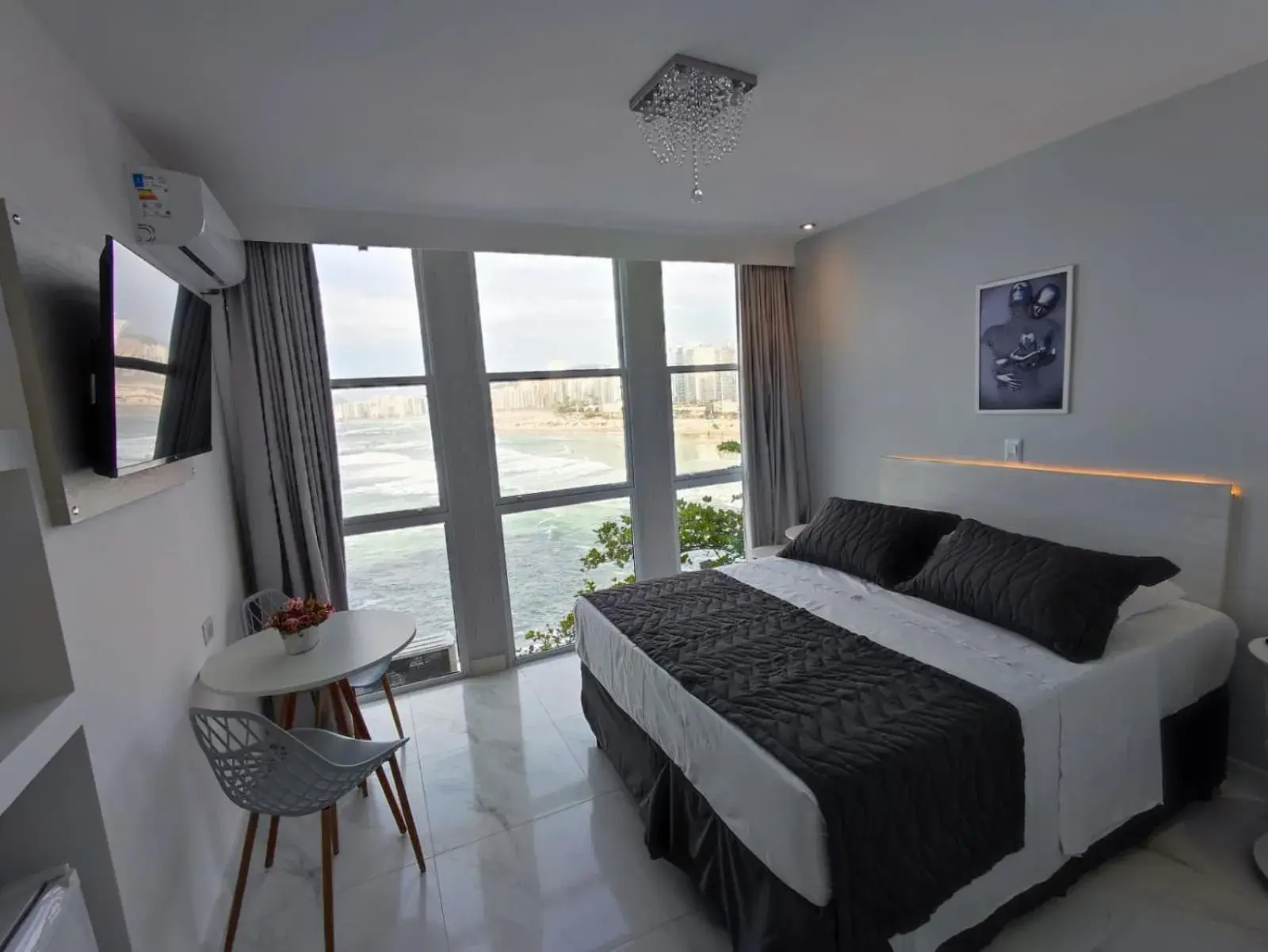 Deluxe Double Room with Bath in Grand Hotel Guarujá - A sua Melhor Experiência Beira Mar na Praia! Deluxe Double Room with Bath in Grand Hotel Guarujá - A sua Melhor Experiência Beira Mar na Praia!