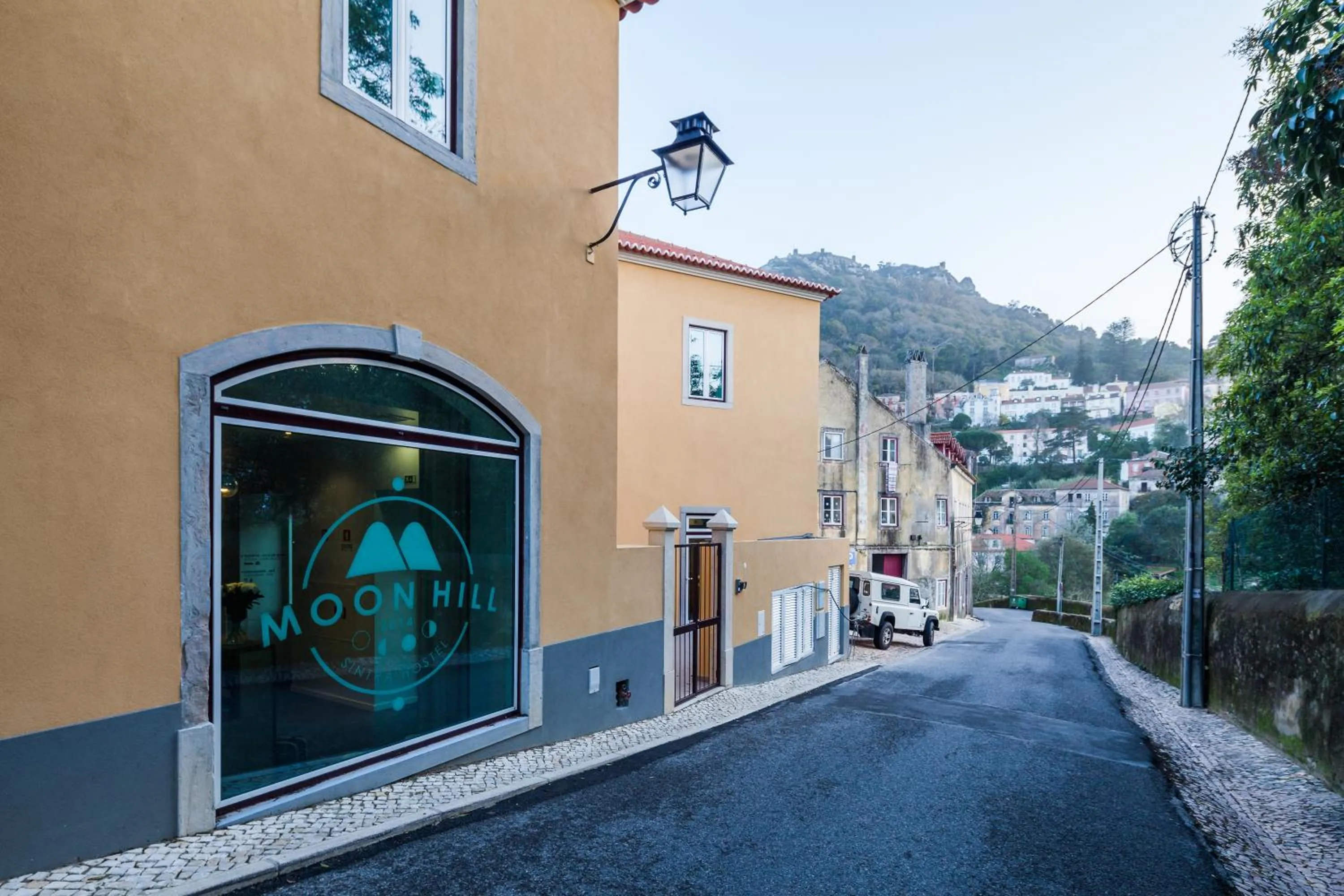 Facade/entrance in Moon Hill Hostel