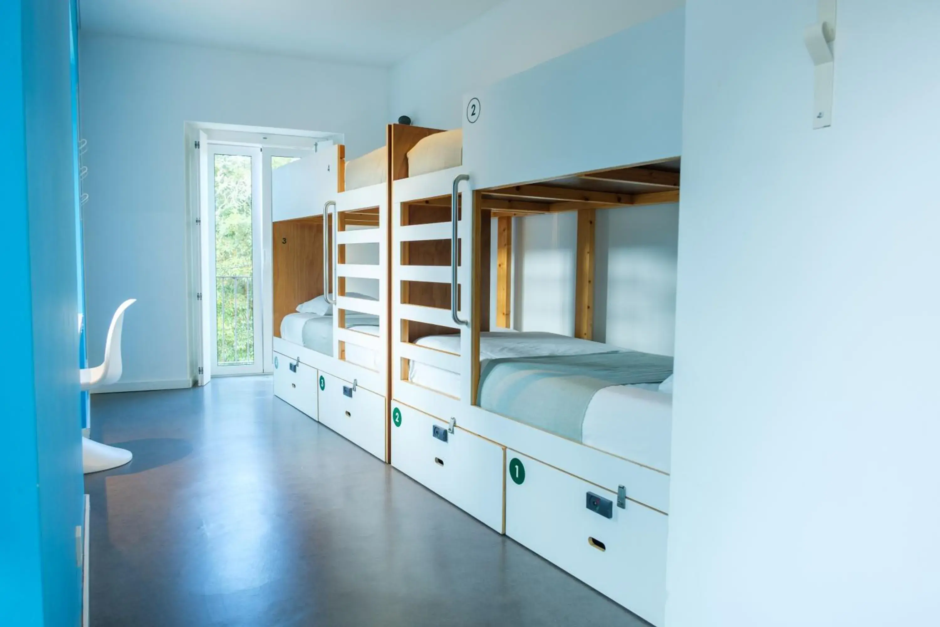 Bed in 4-Bed Mixed Dormitory Room with En Suite Shared Bathroom in Moon Hill Hostel Bed in 4-Bed Mixed Dormitory Room with En Suite Shared Bathroom in Moon Hill Hostel