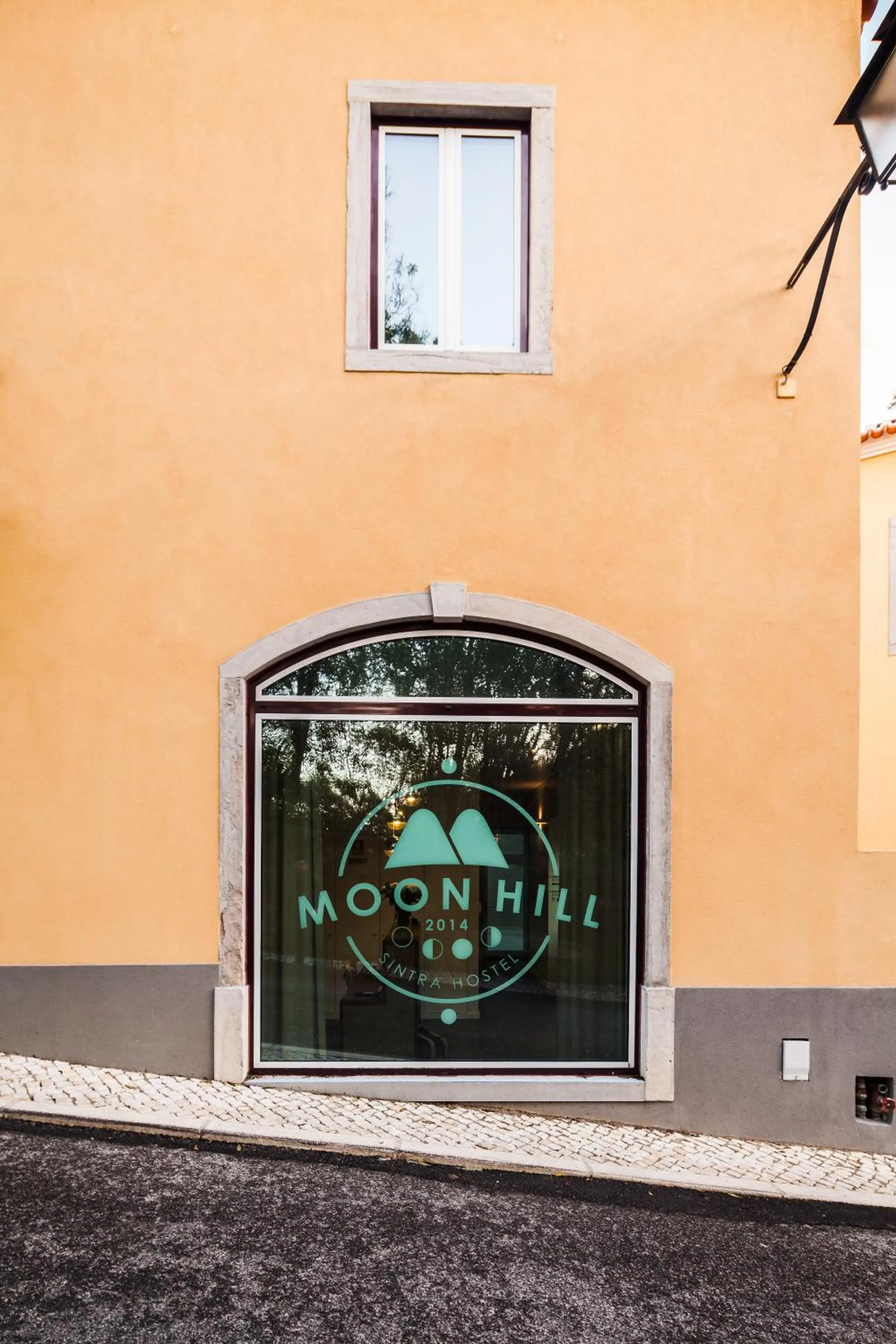 Facade/entrance in Moon Hill Hostel