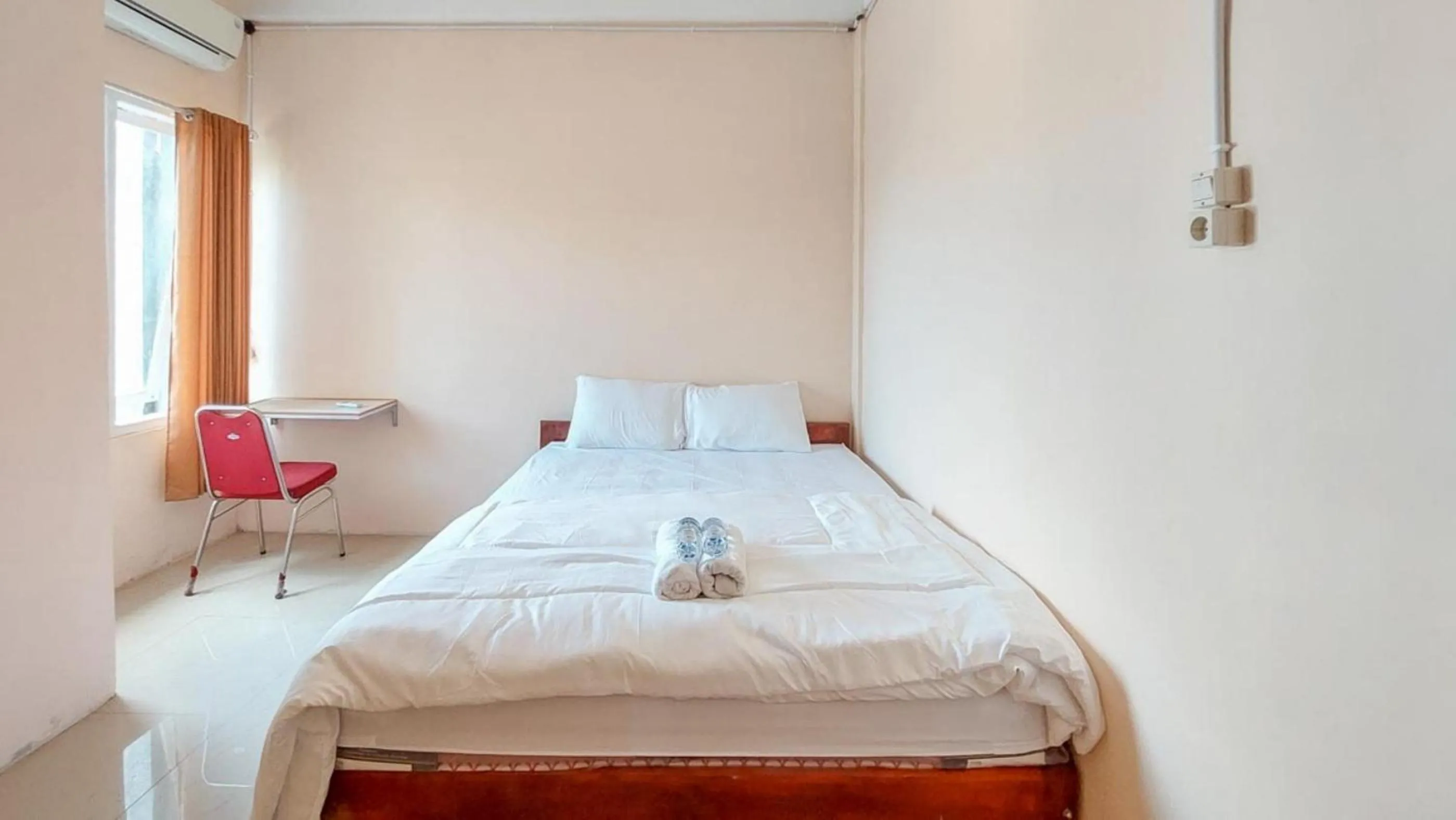 Bed in Artayya Puri 3 Syariah near Terminal Caruban Mitra RedDoorz