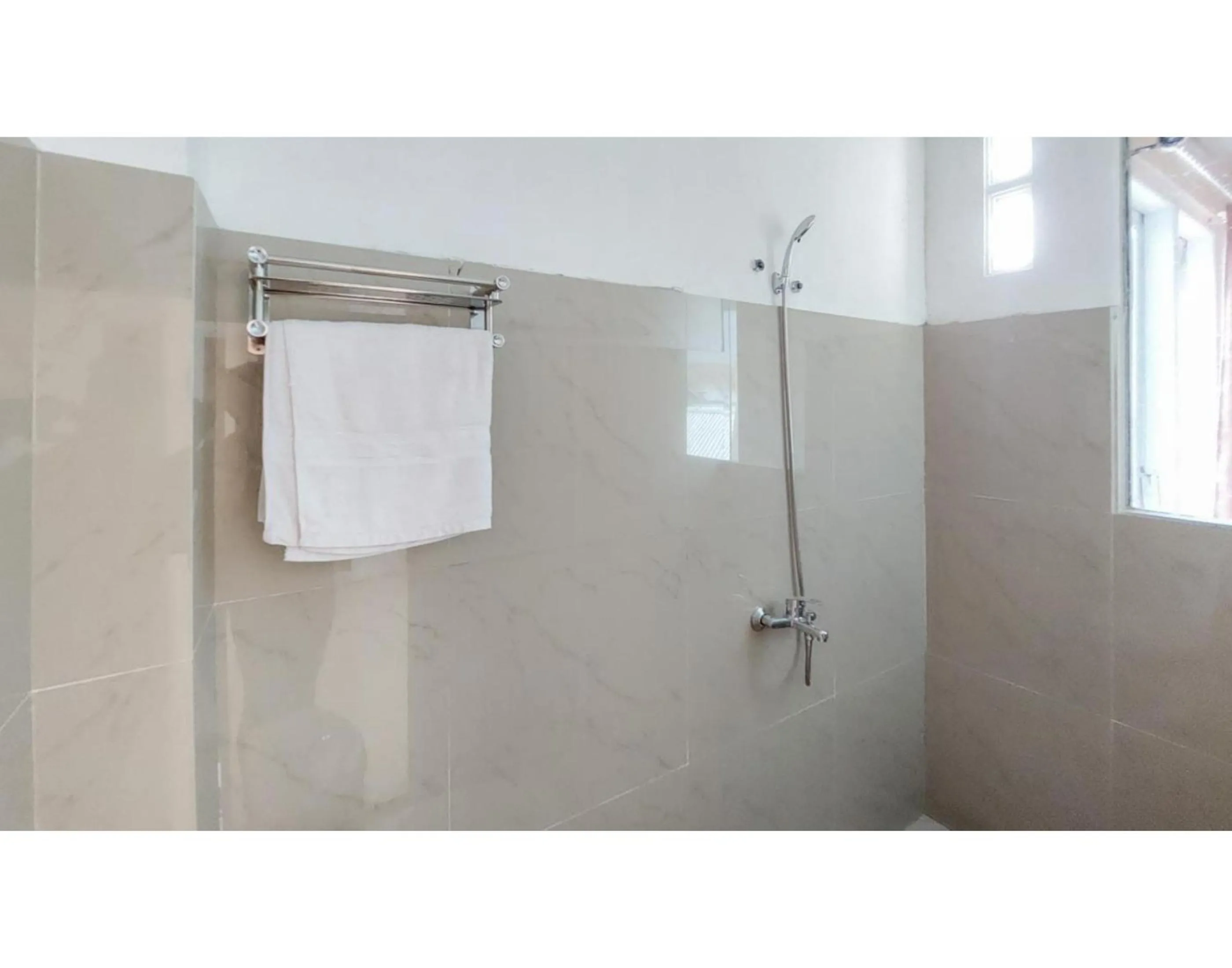 Artayya Puri 3 Syariah near Terminal Caruban Mitra RedDoorz