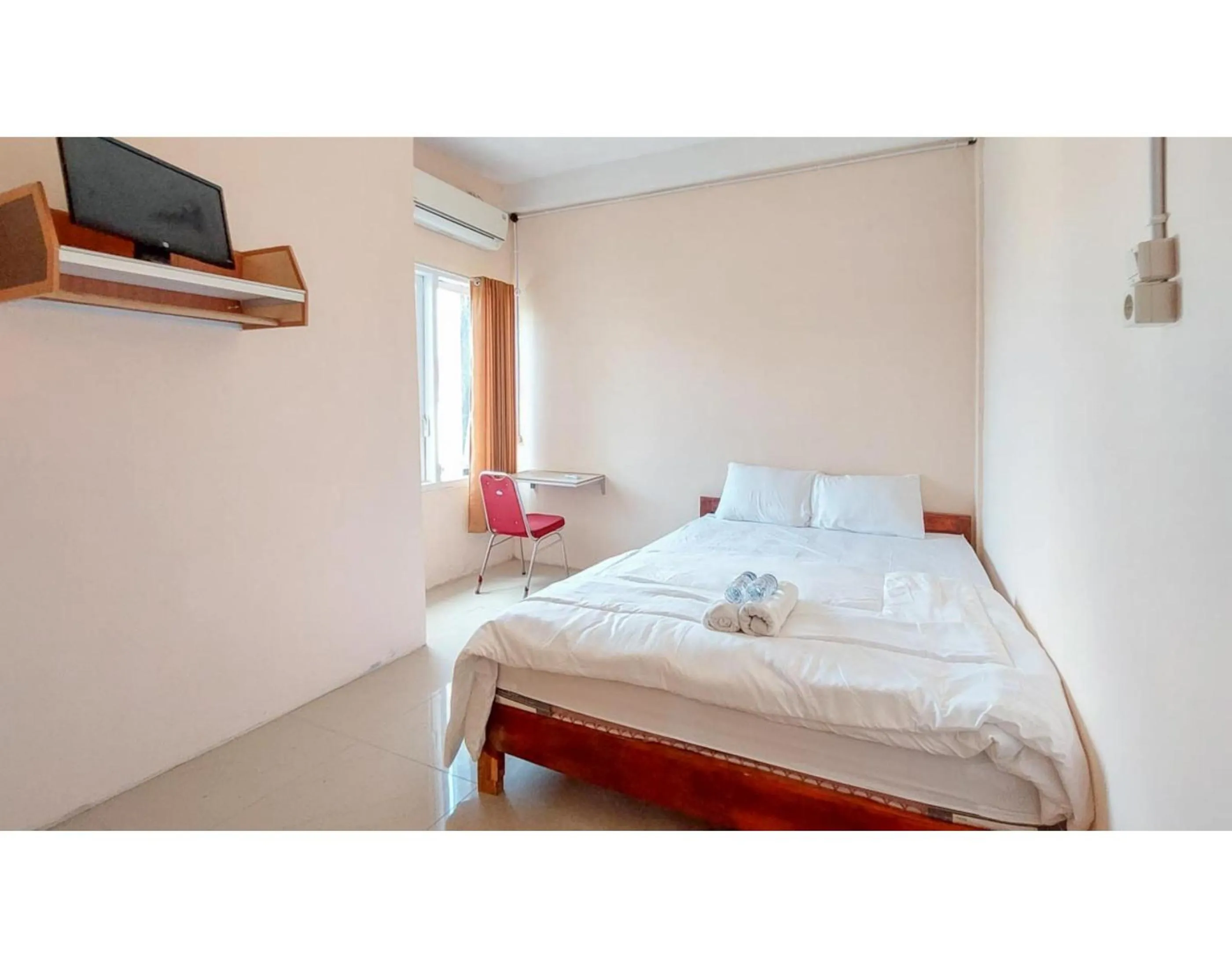 Bed in Artayya Puri 3 Syariah near Terminal Caruban Mitra RedDoorz