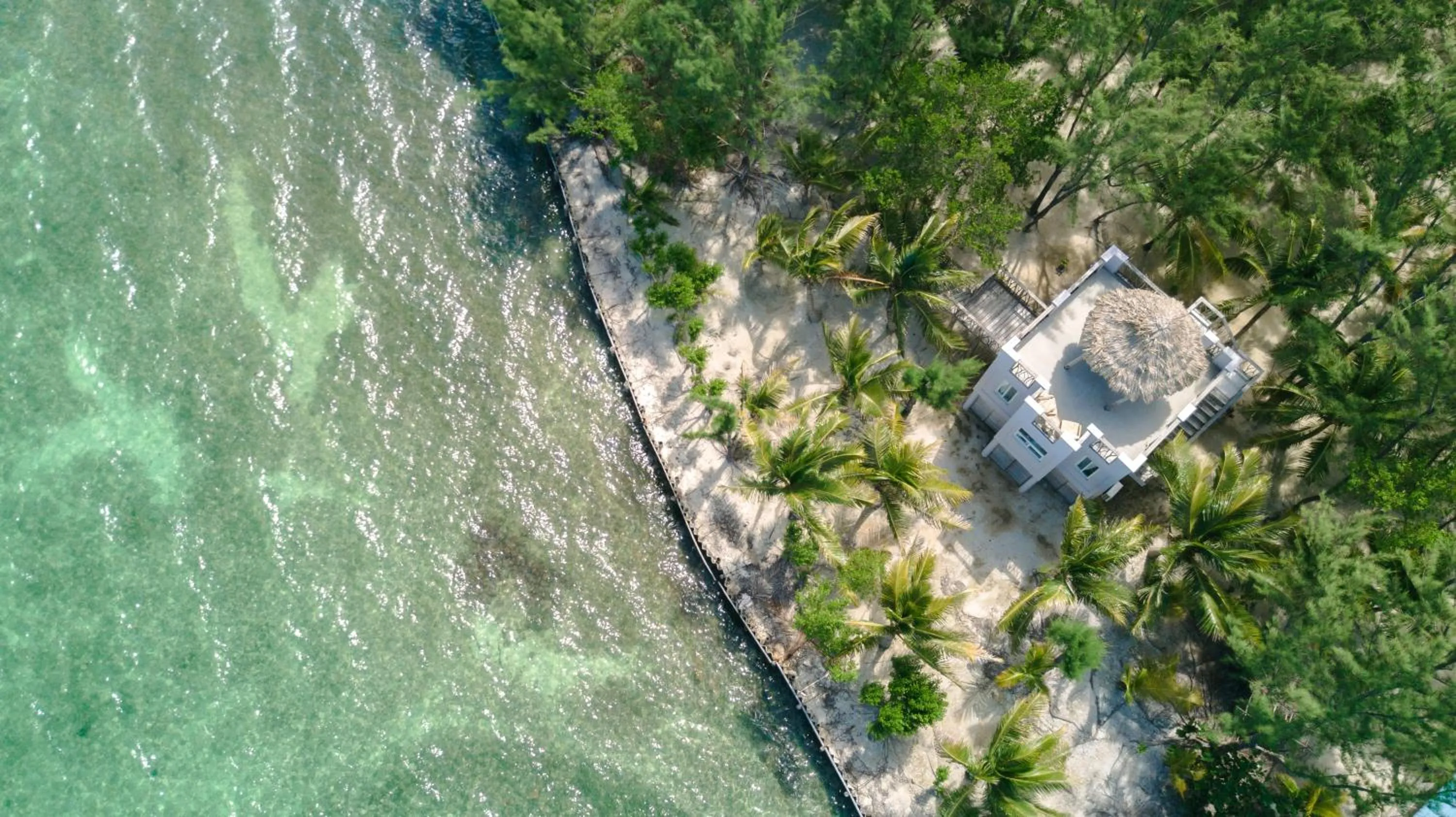 Bird's eye view in Thatch Caye Resort a Muy'Ono Resort