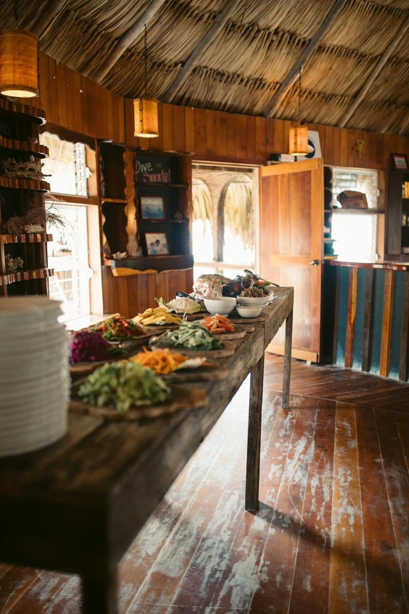 Food in Thatch Caye Resort a Muy'Ono Resort