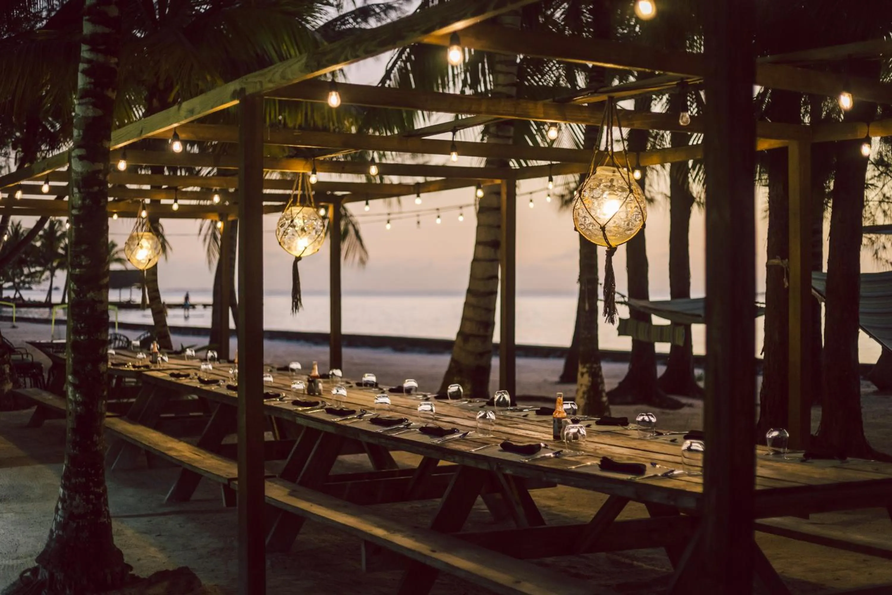Banquet/Function facilities in Thatch Caye Resort a Muy'Ono Resort