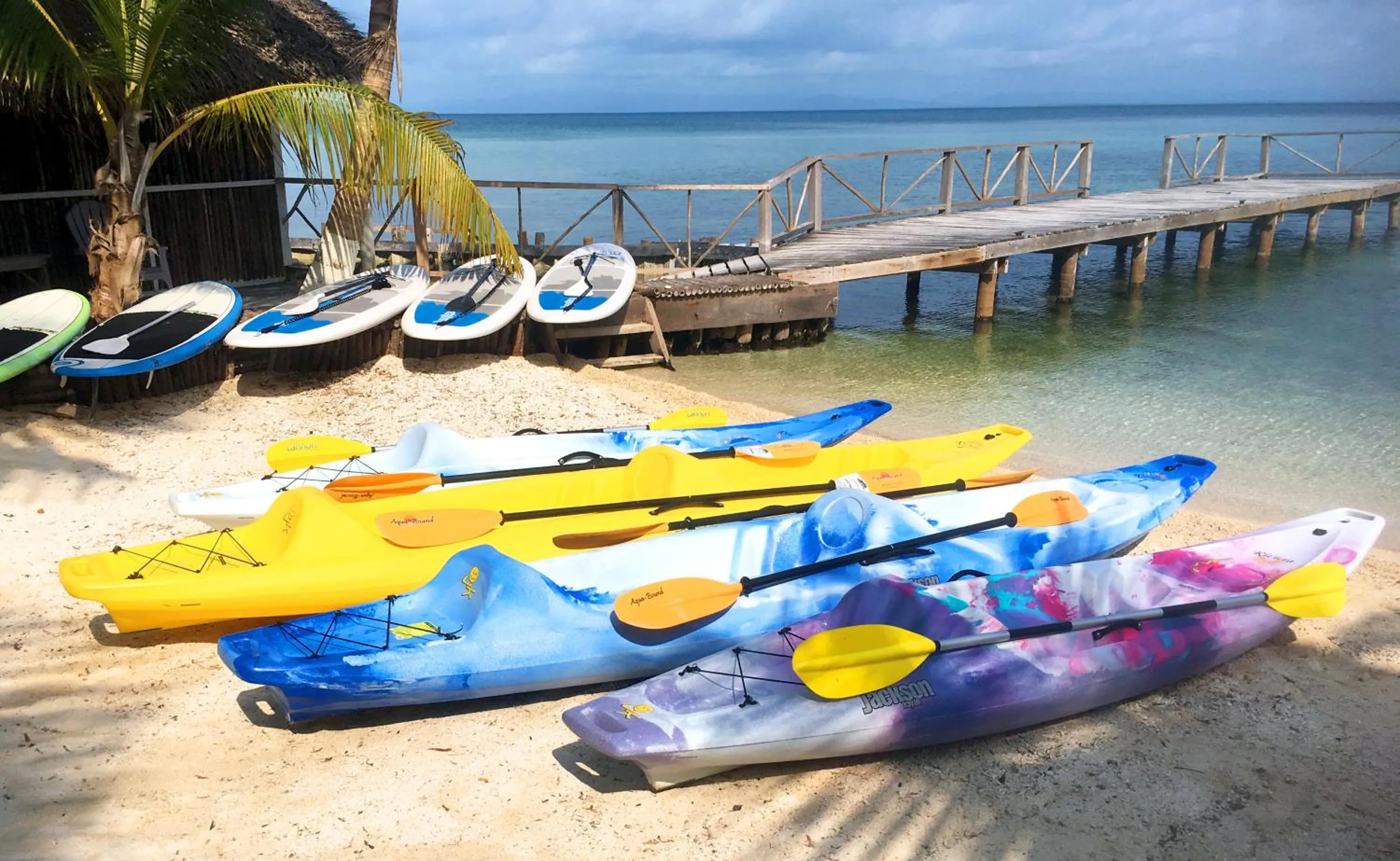 Beach in Thatch Caye Resort a Muy'Ono Resort