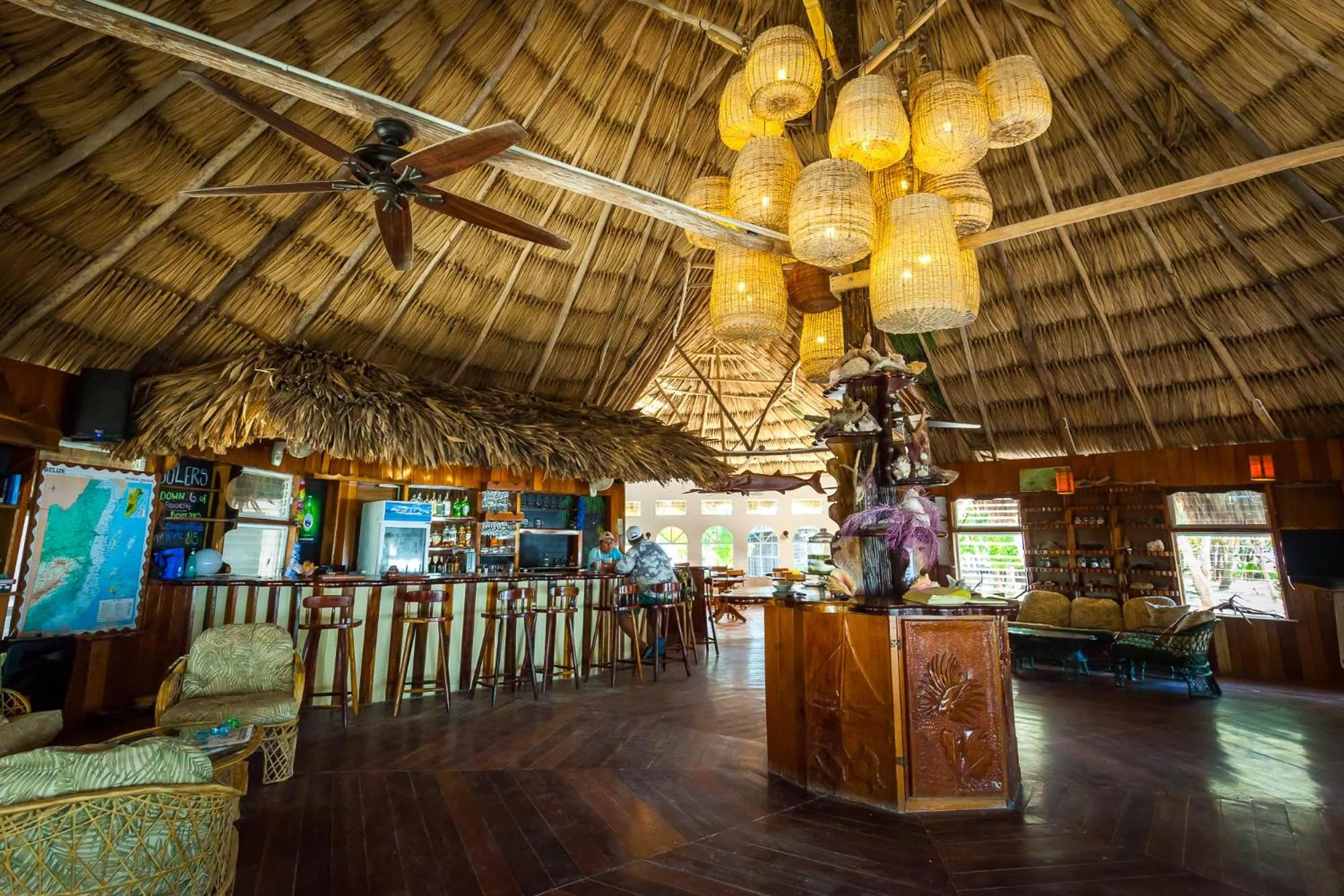 Lobby or reception in Thatch Caye Resort a Muy'Ono Resort