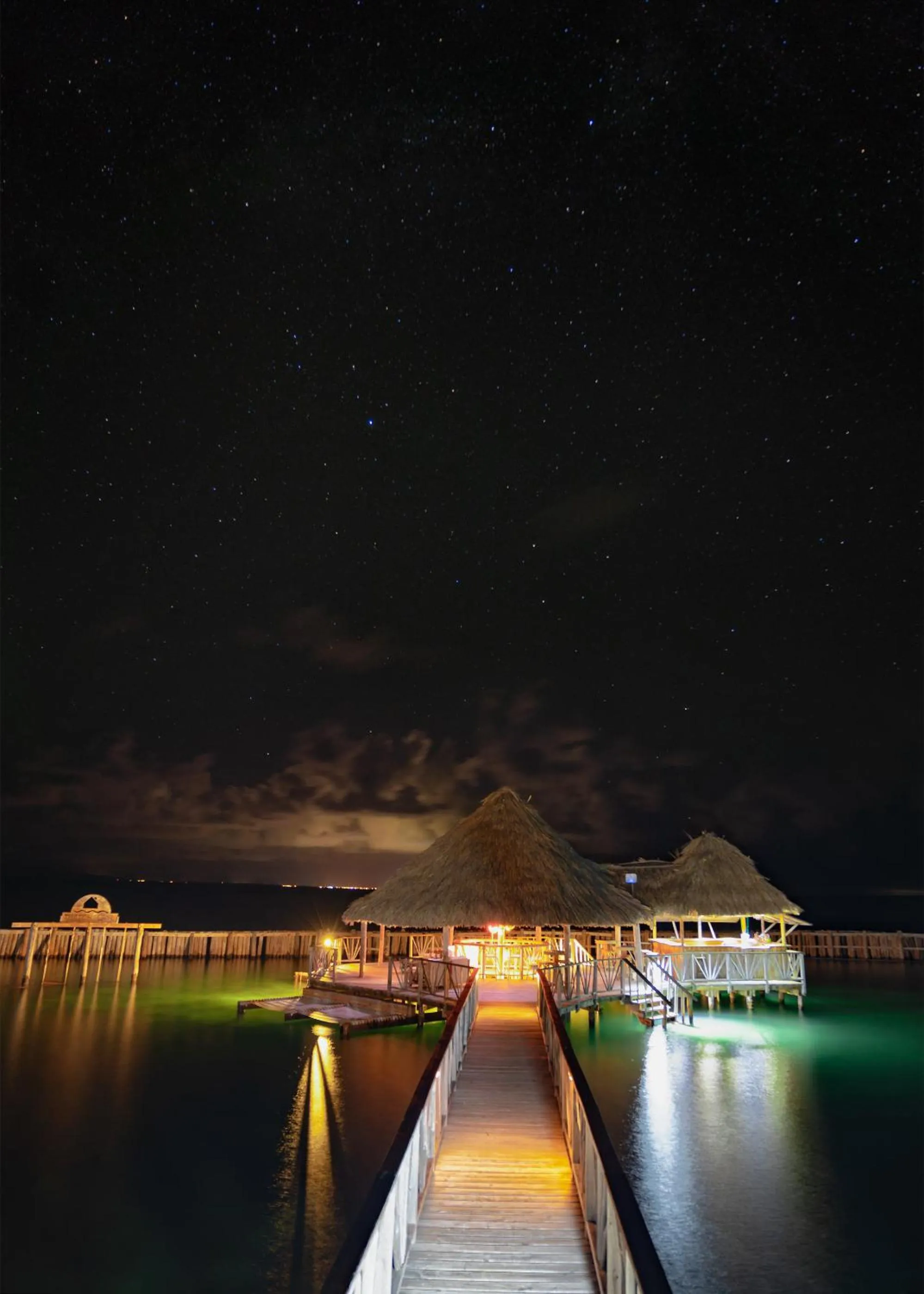 Night in Thatch Caye Resort a Muy'Ono Resort