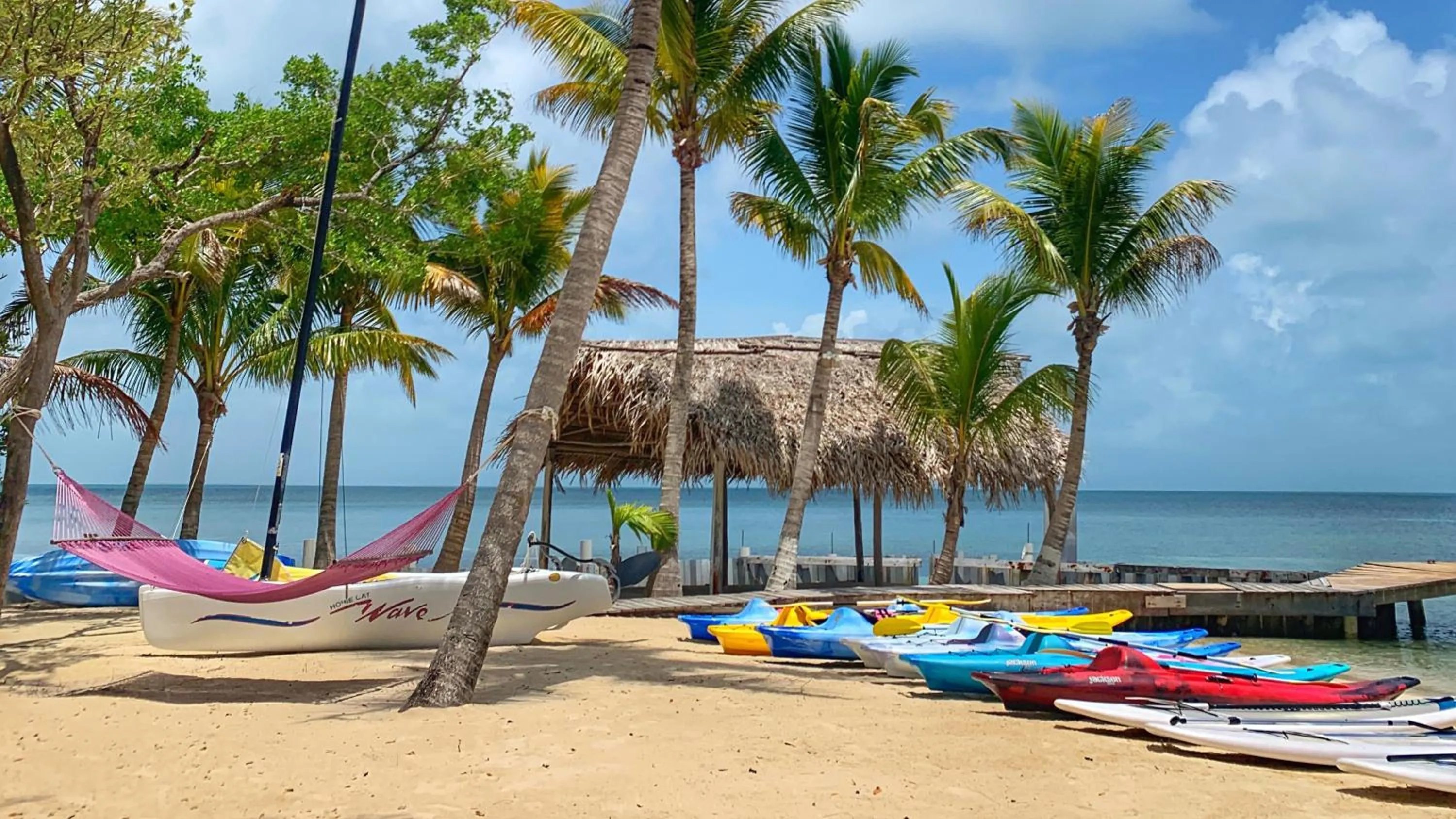 Fishing in Thatch Caye Resort a Muy'Ono Resort
