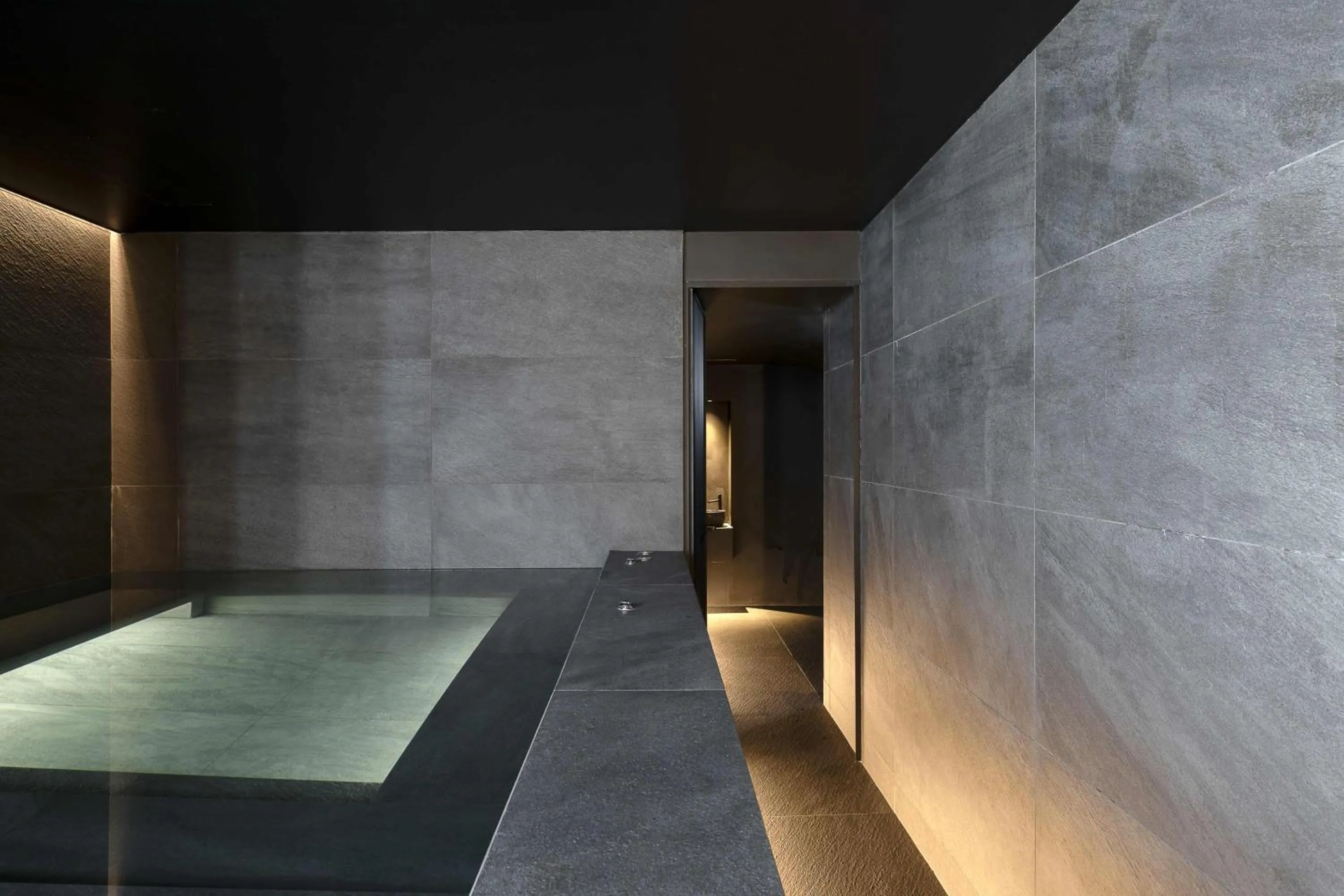 Spa and wellness centre/facilities in CUBIC Mykonos Seafront Design Suites