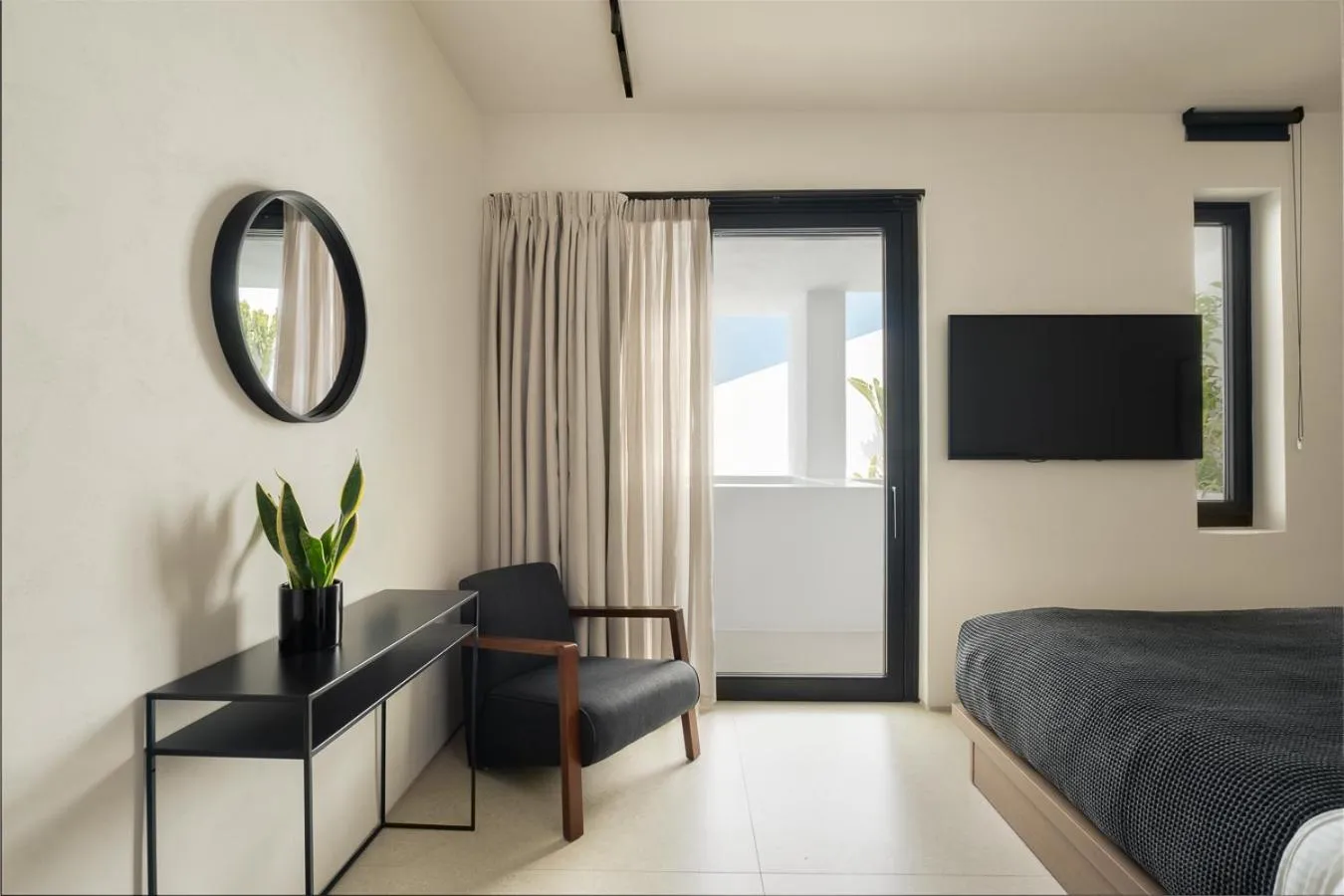 TV and multimedia, Bed in CUBIC Mykonos Seafront Design Suites