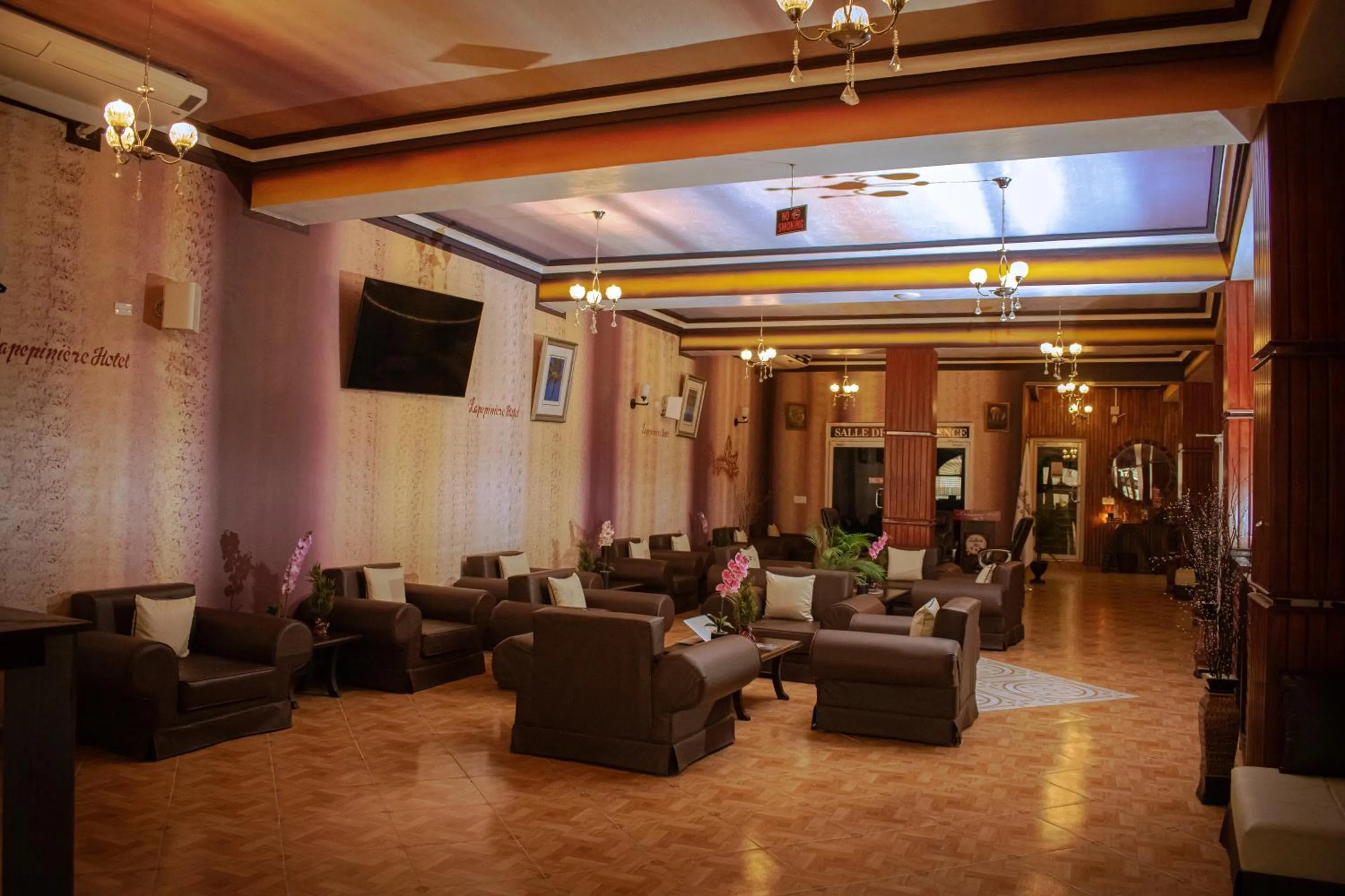 Lobby or reception in La Pepiniere Hotel