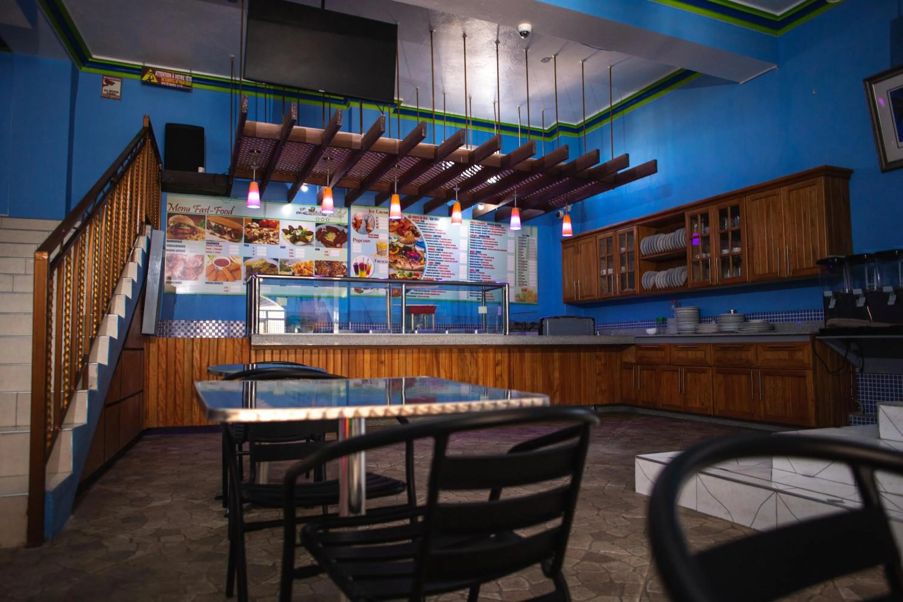 Restaurant/places to eat in La Pepiniere Hotel