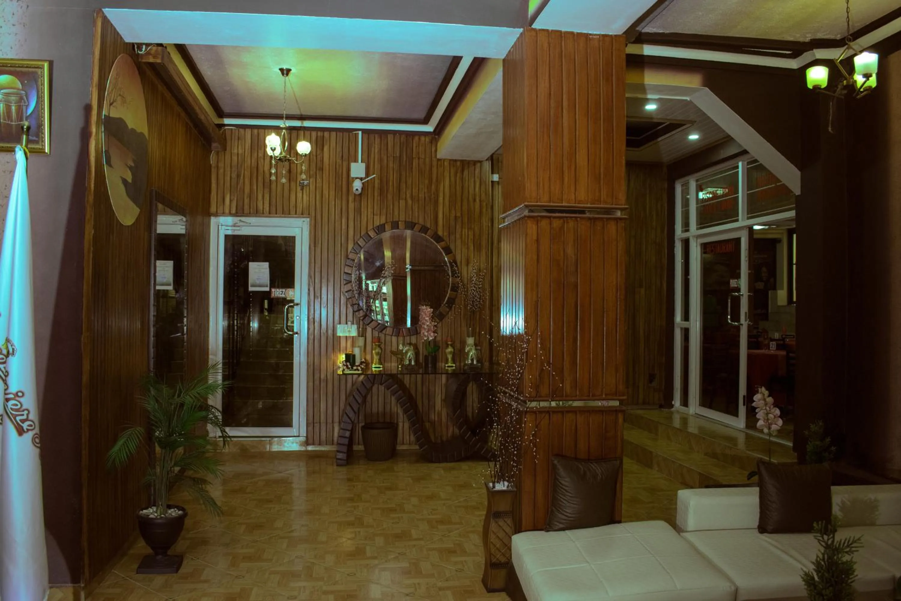 Facade/entrance in La Pepiniere Hotel