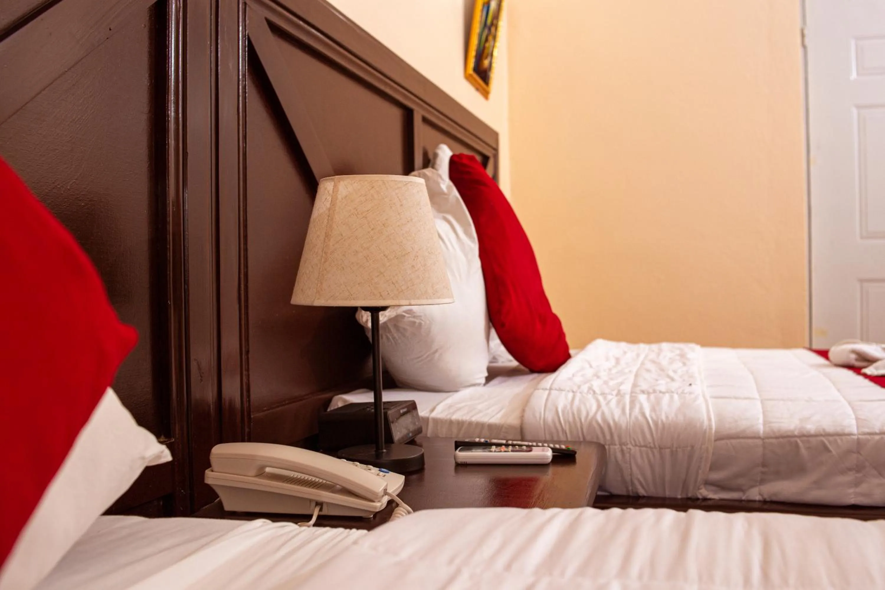 bunk bed, Bed in La Pepiniere Hotel