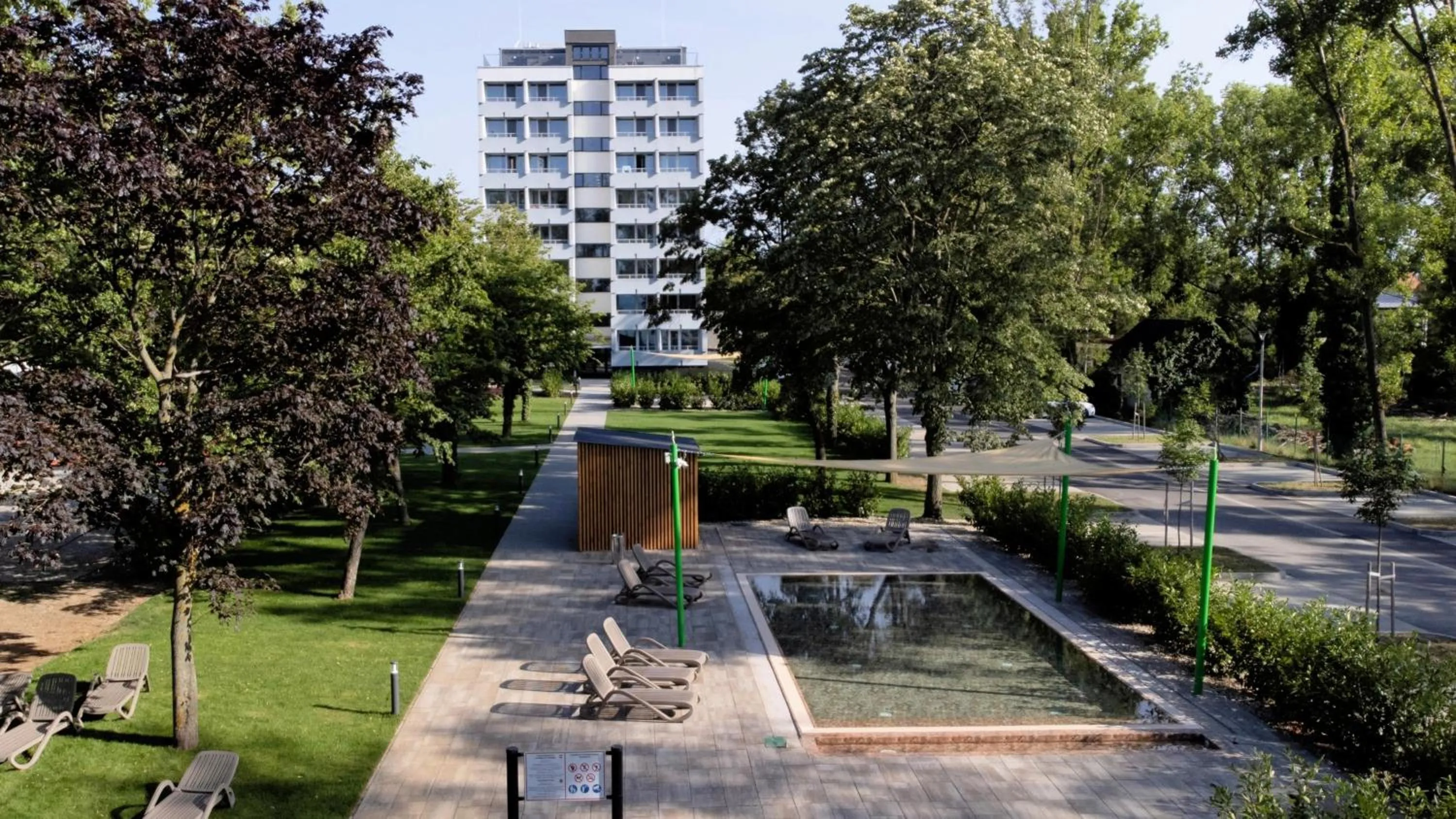 Swimming pool in Lelle Hotel