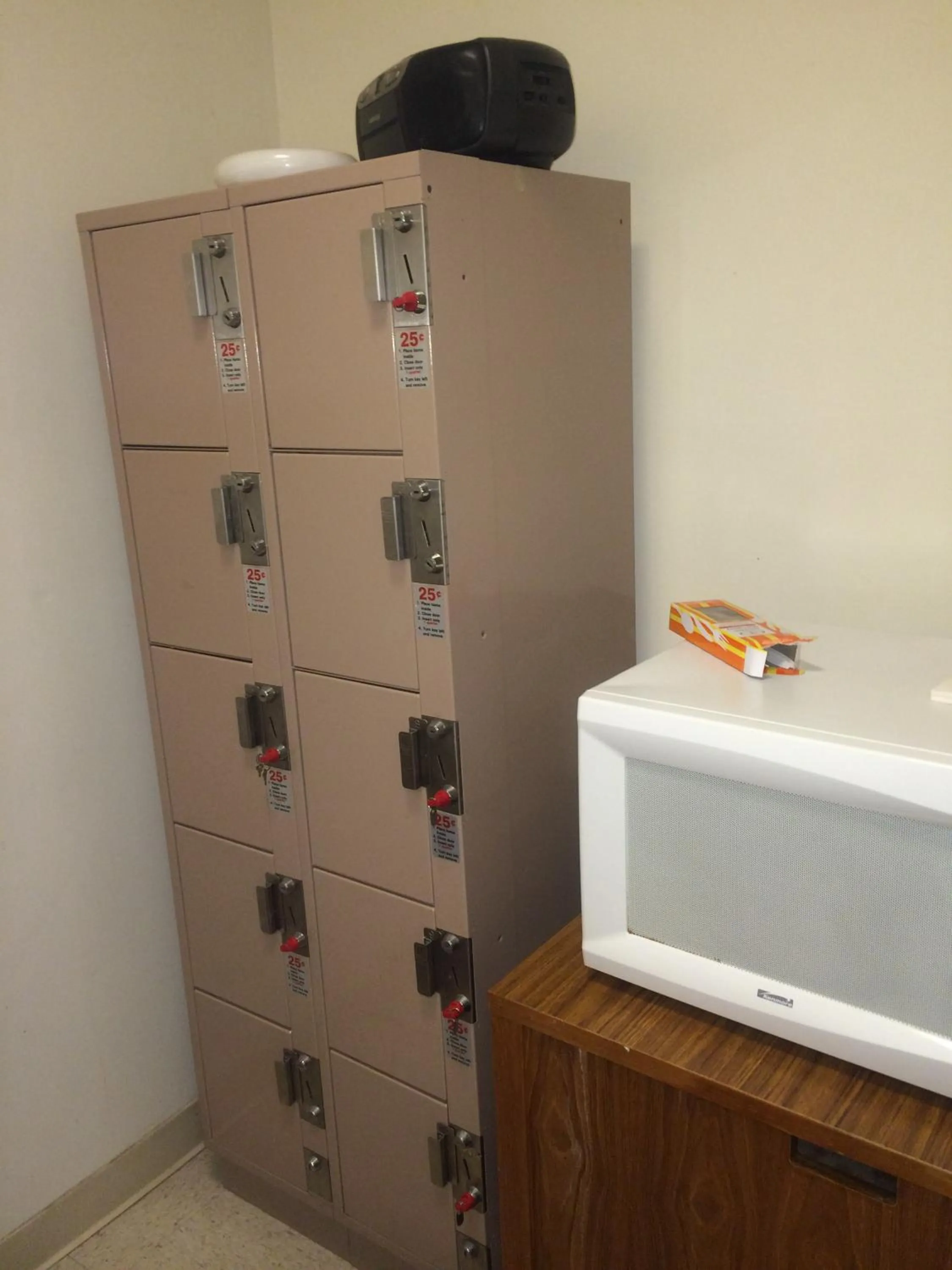 Dining area in DC International Hostel 1