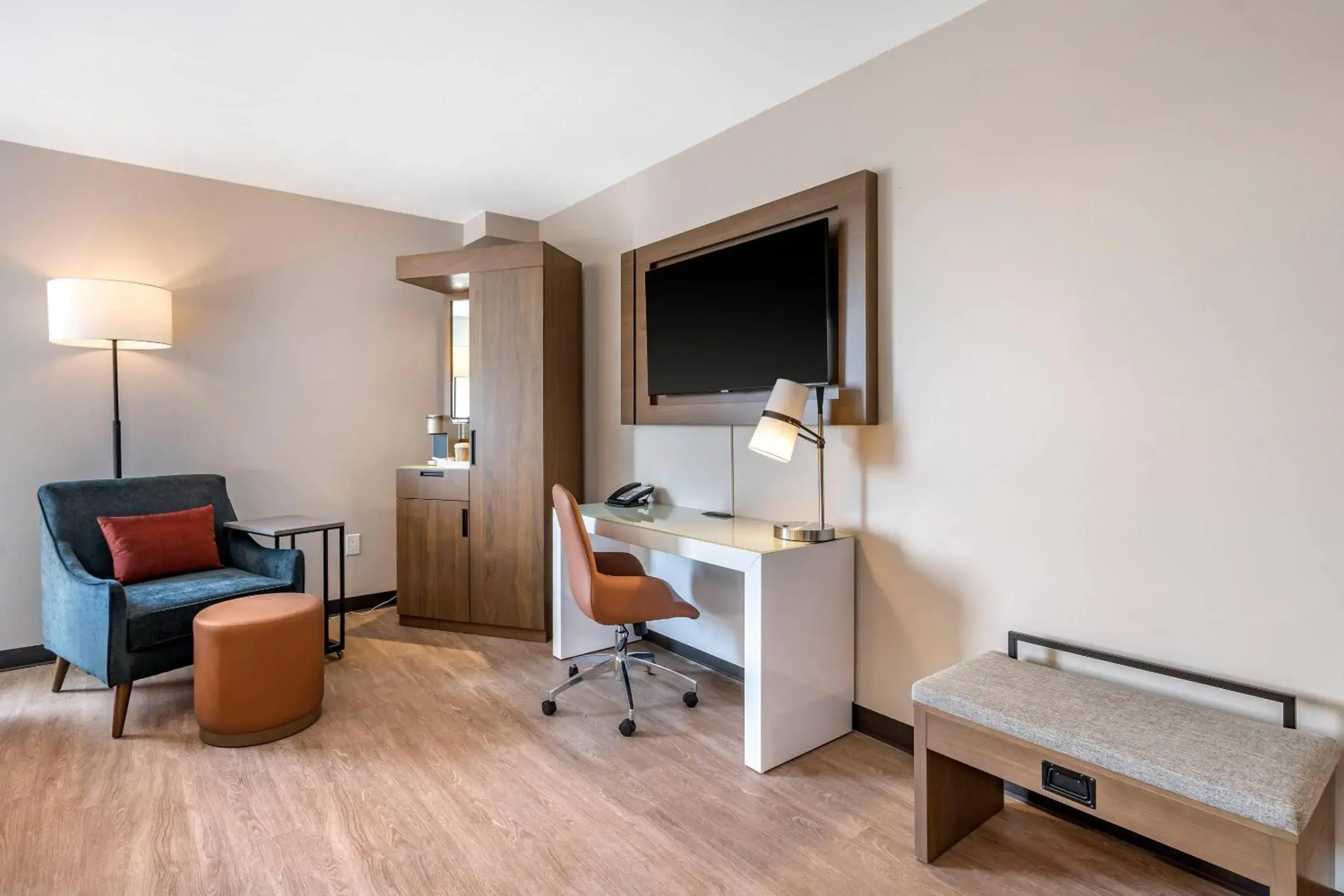 Bedroom in Cambria Hotel Orlando near Universal Theme Parks Bedroom in Cambria Hotel Orlando near Universal Theme Parks