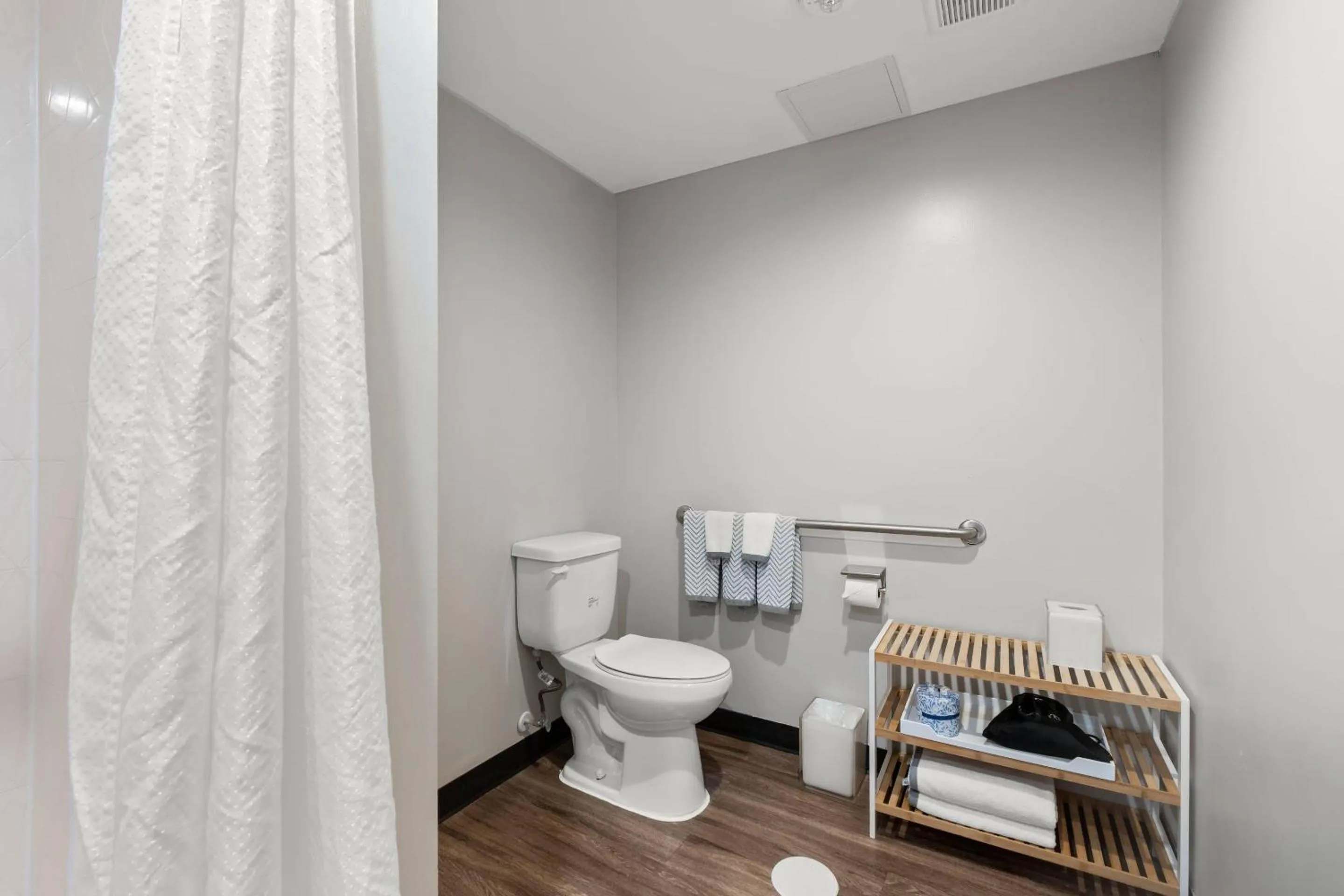 Bedroom in Cambria Hotel Orlando near Universal Theme Parks