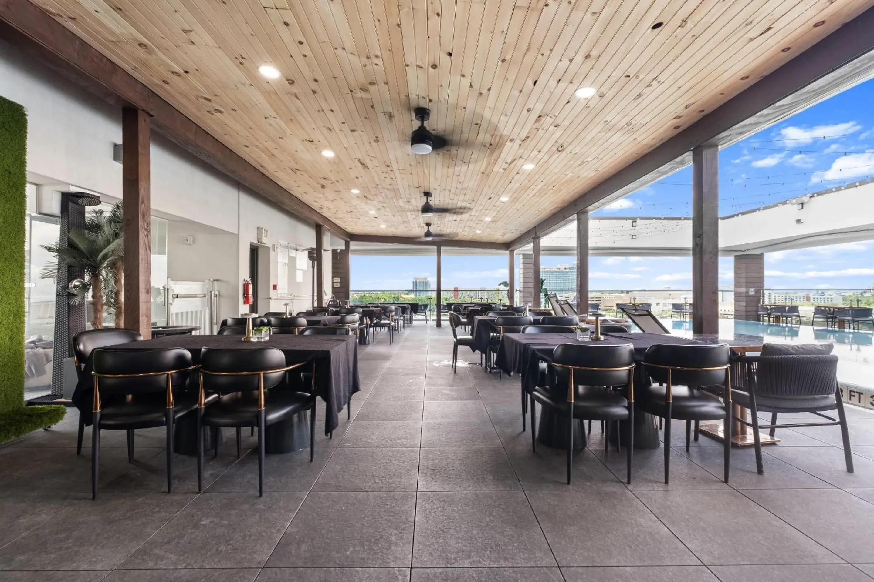 Restaurant/places to eat in Cambria Hotel Orlando near Universal Theme Parks Restaurant/places to eat in Cambria Hotel Orlando near Universal Theme Parks