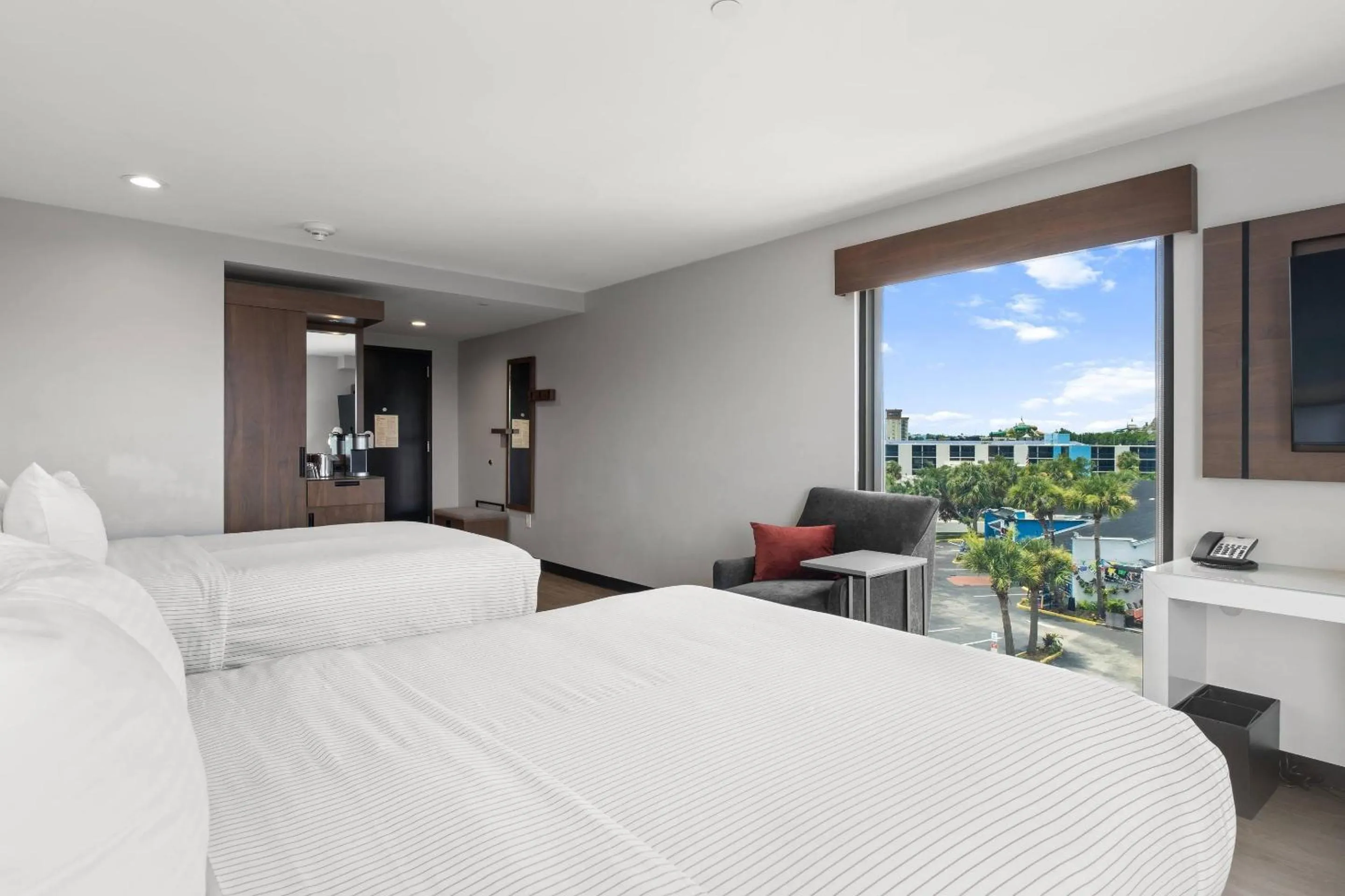 Bedroom, Bed in Cambria Hotel Orlando near Universal Theme Parks