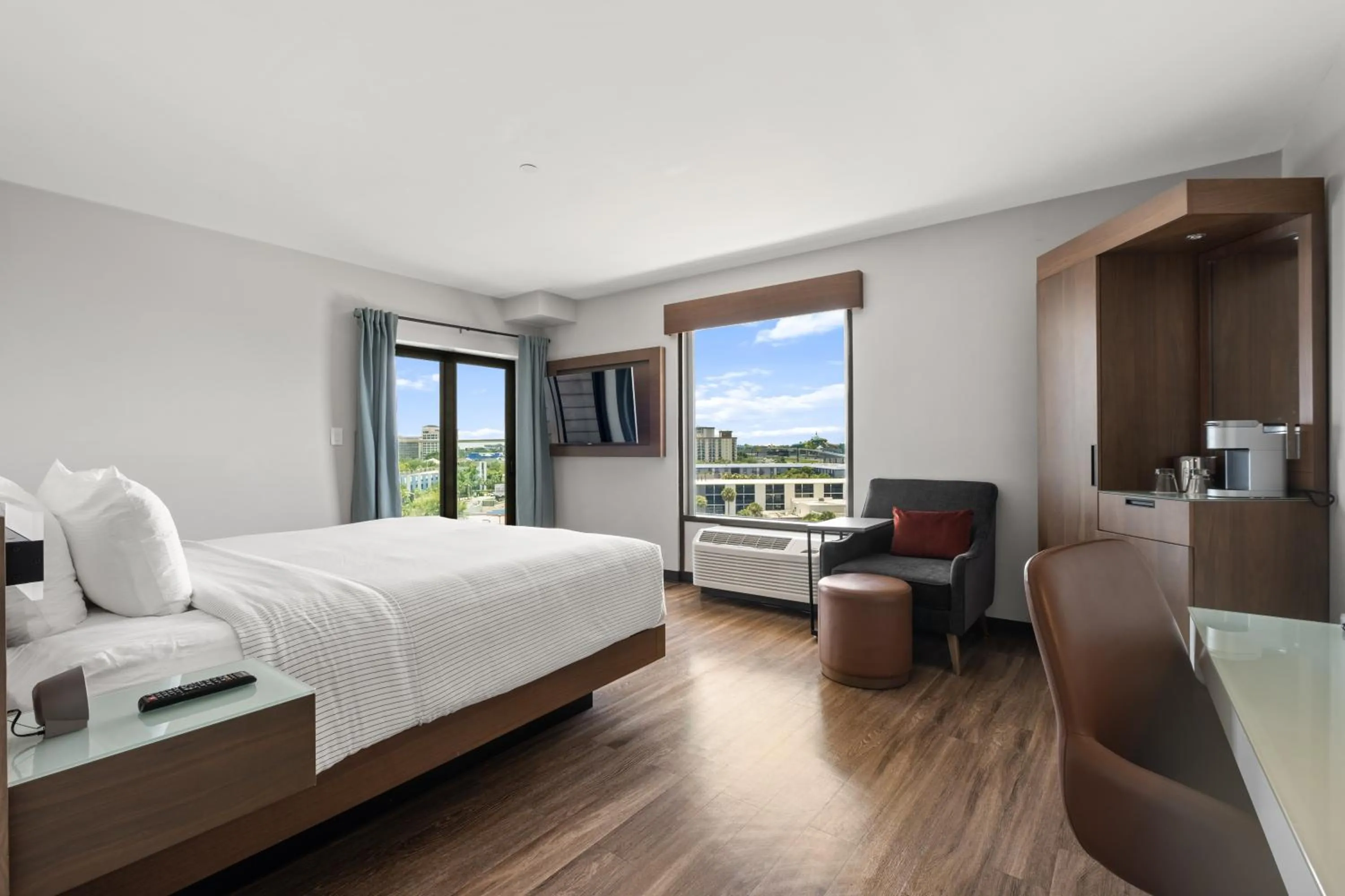 View (from property/room), Bed in Cambria Hotel Orlando near Universal Theme Parks