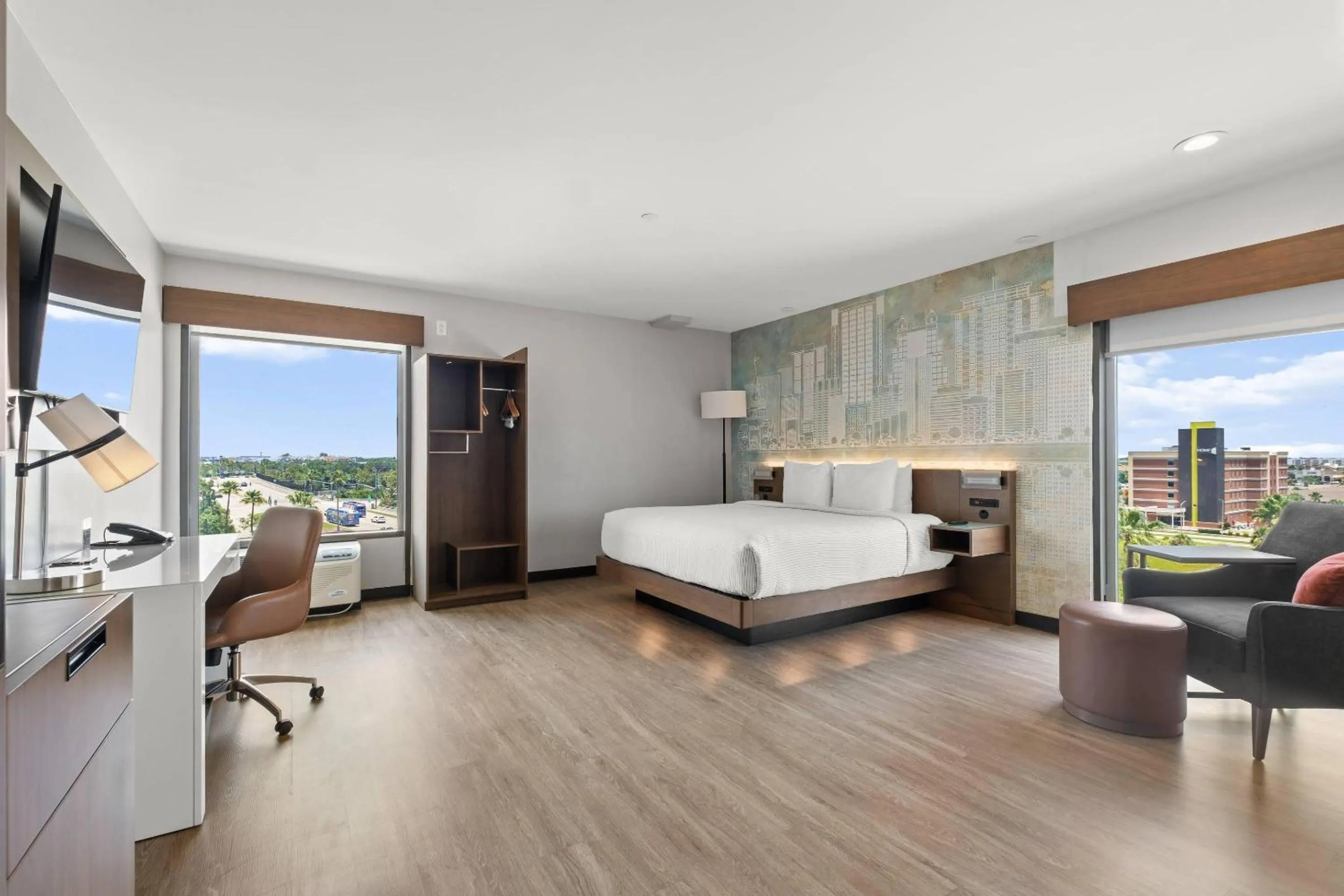 Bedroom, Bed in Cambria Hotel Orlando near Universal Theme Parks