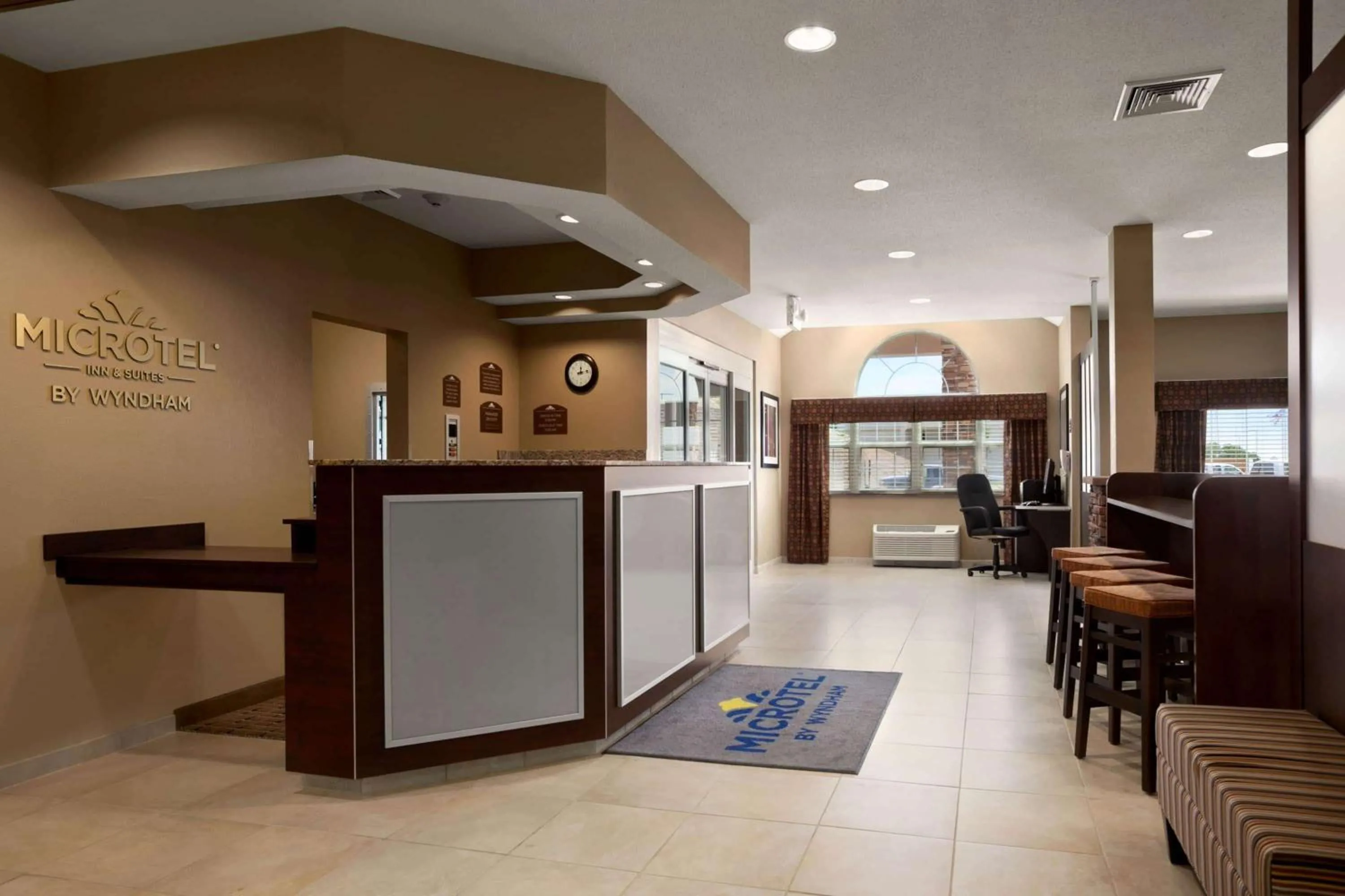 Lobby or reception in Microtel Inn & Suites by Wyndham St Clairsville - Wheeling