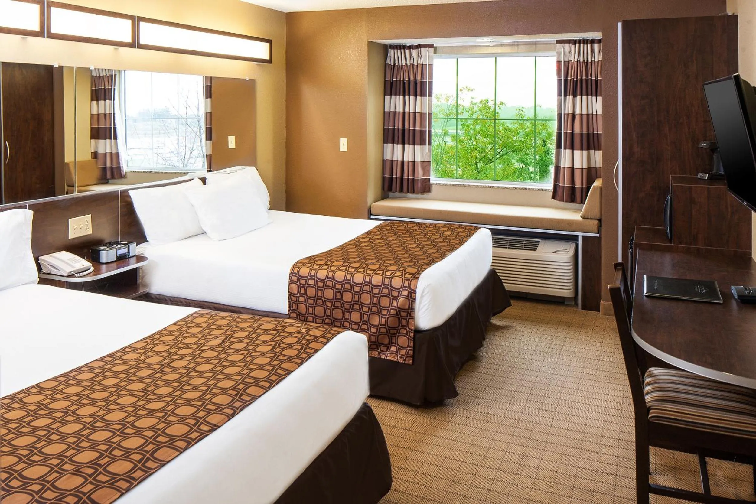 Bed in Microtel Inn & Suites by Wyndham St Clairsville - Wheeling