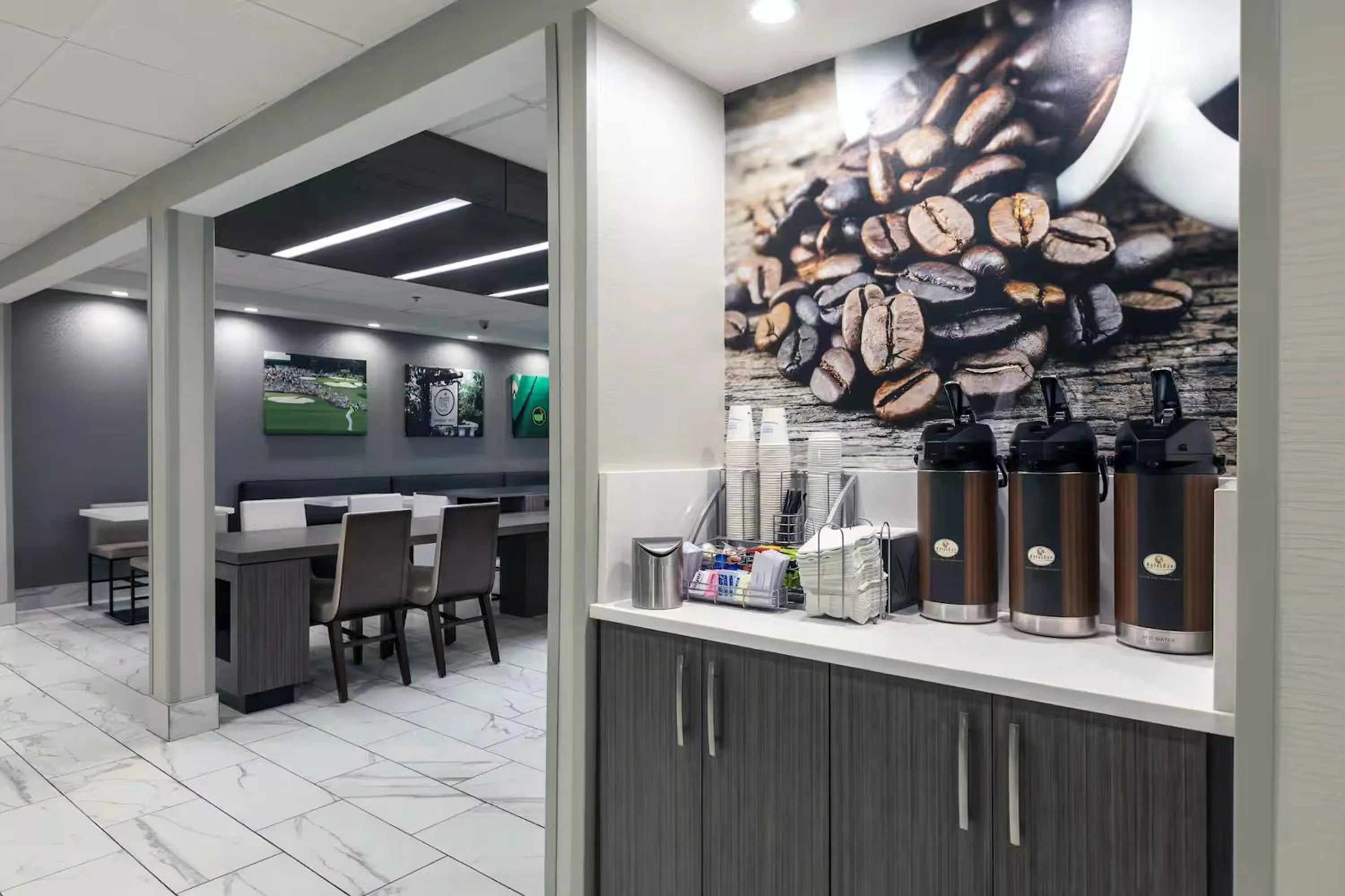 Coffee/tea facilities in Wingate Augusta Washington Road by Wyndham