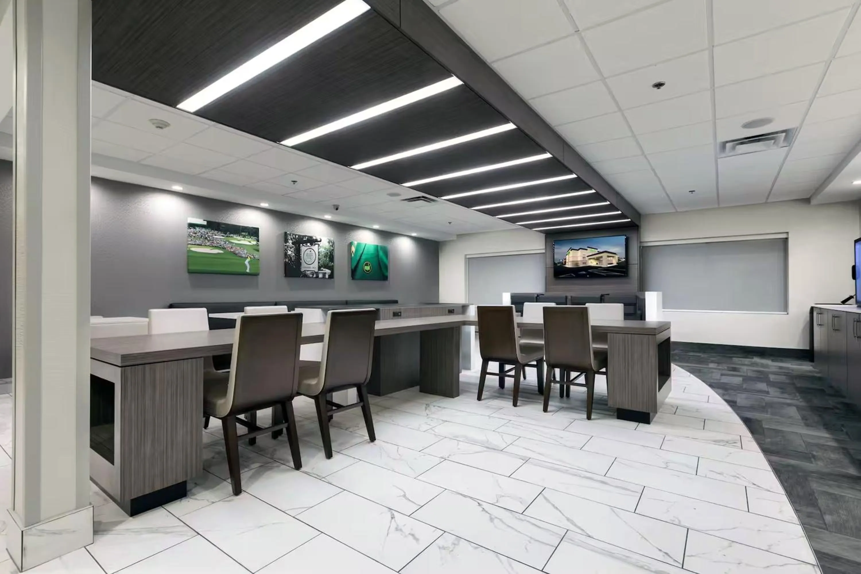 Dining area in Wingate Augusta Washington Road by Wyndham