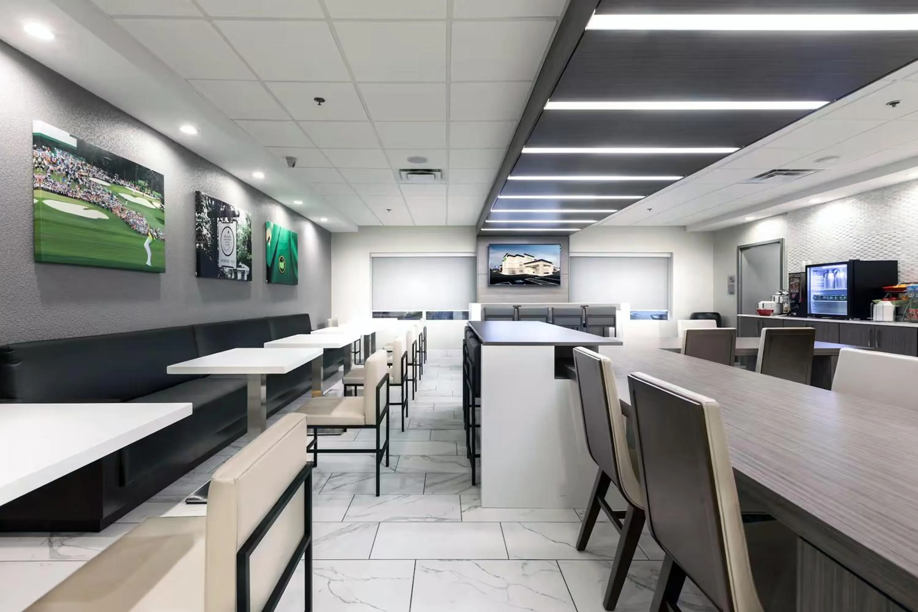 Dining area in Wingate Augusta Washington Road by Wyndham