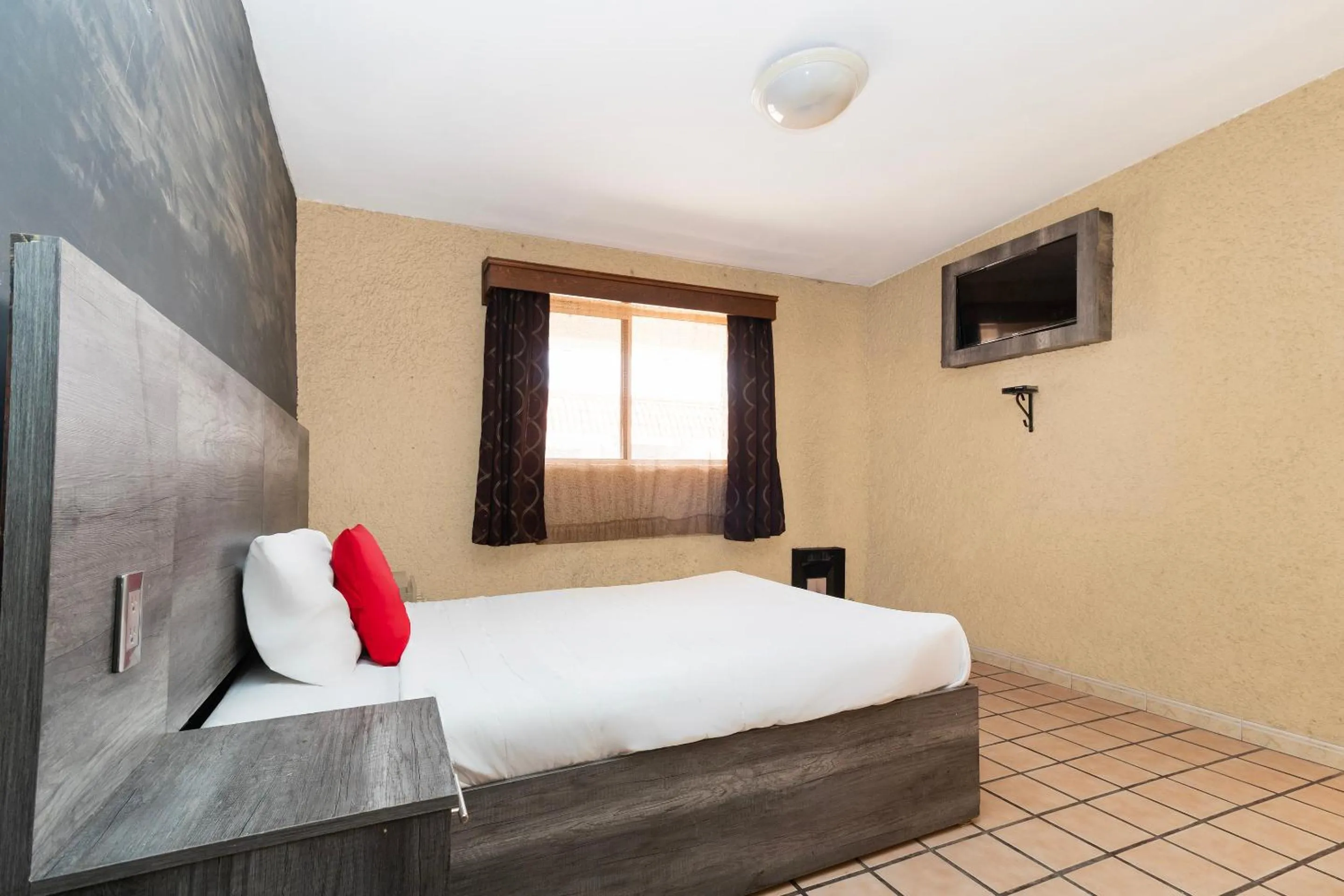 Bedroom, Bed in OYO Hotel Real Del Sur, Estadio Chihuahua