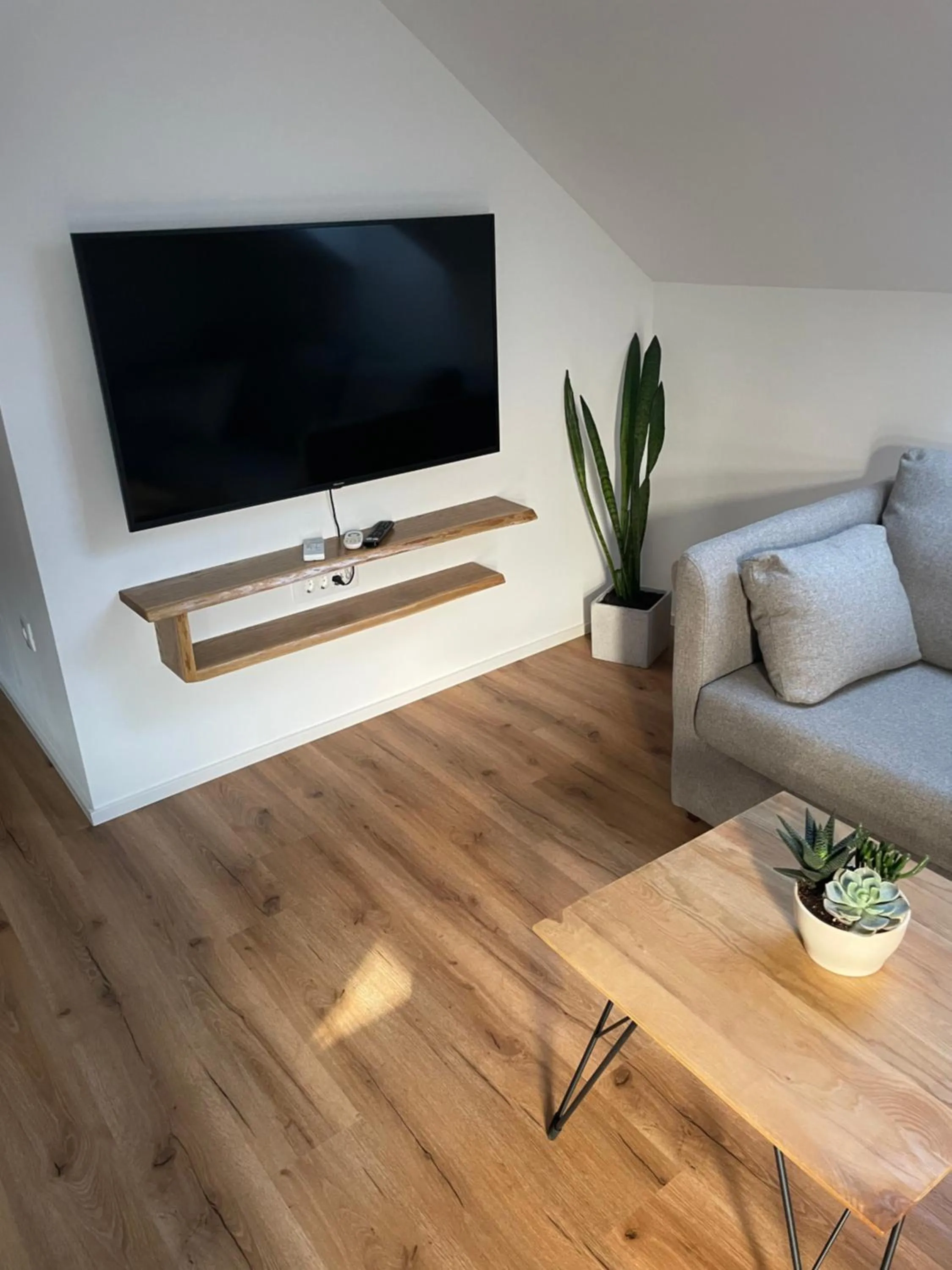 Communal lounge/ TV room in Apartma Guide 360